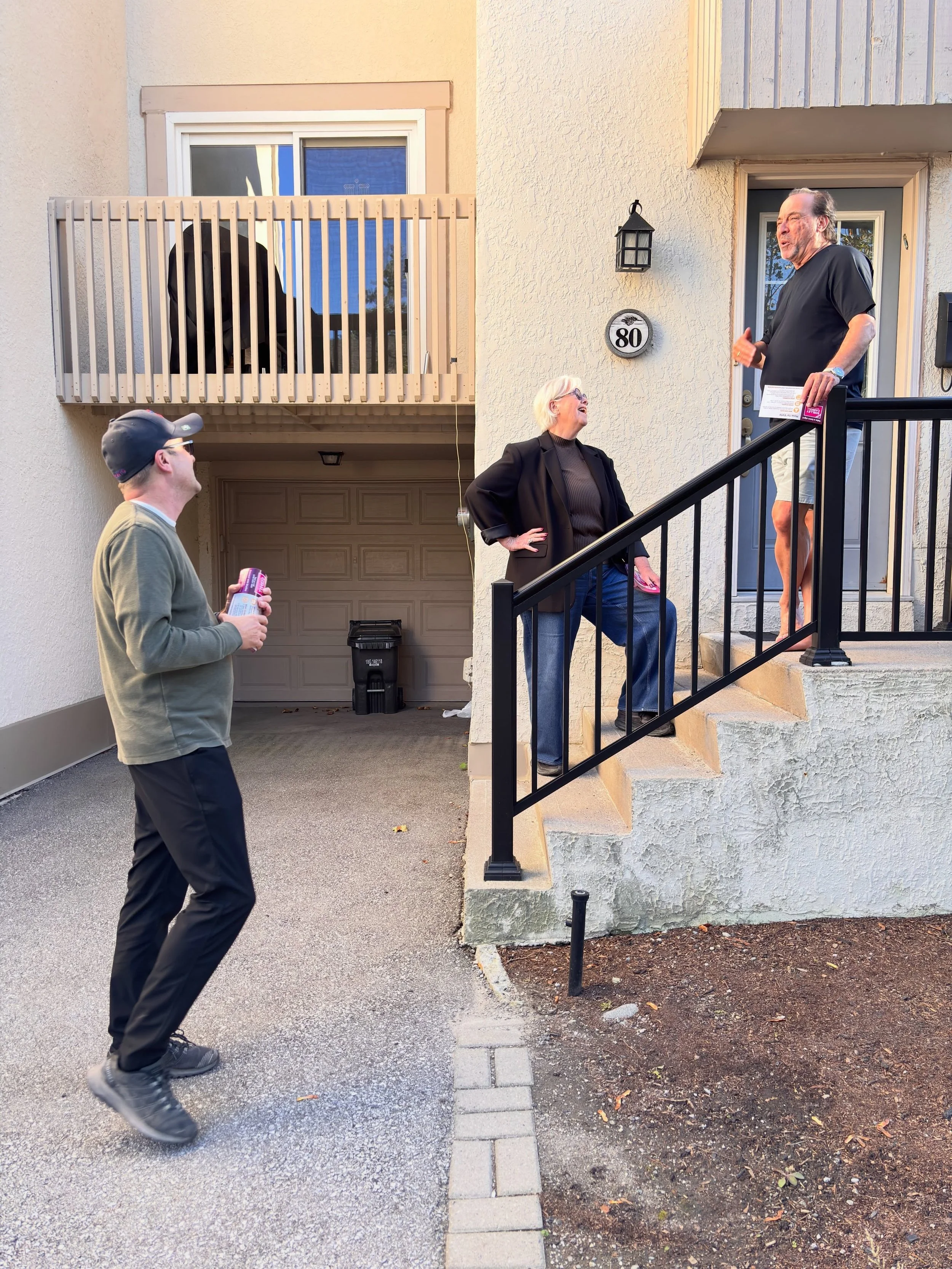 Kicking off Thanksgiving weekend with great energy at the doors! Lots of people have already cast their votes at advanced polls for a strong, affordable and safe #DonValleyNorth.

You can still vote early until Sunday, October 11, from 10 AM - 7 PM! 