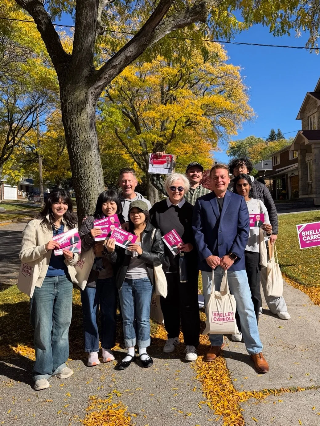 A great Saturday afternoon canvassing across #DonValleyNorth, joined by school board trustee candidate Christopher Mammoliti (@christopher_mammoliti) and MP Jean Yip (@jeanyip3). 

As our neighbourhoods continue to grow, so must the infrastructure th