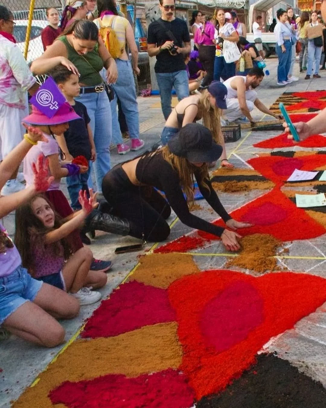 Corpus SororisOfrenda colectiva al andar y a la huella compartida 8MPlaza de la Democracia, Cost.jpg