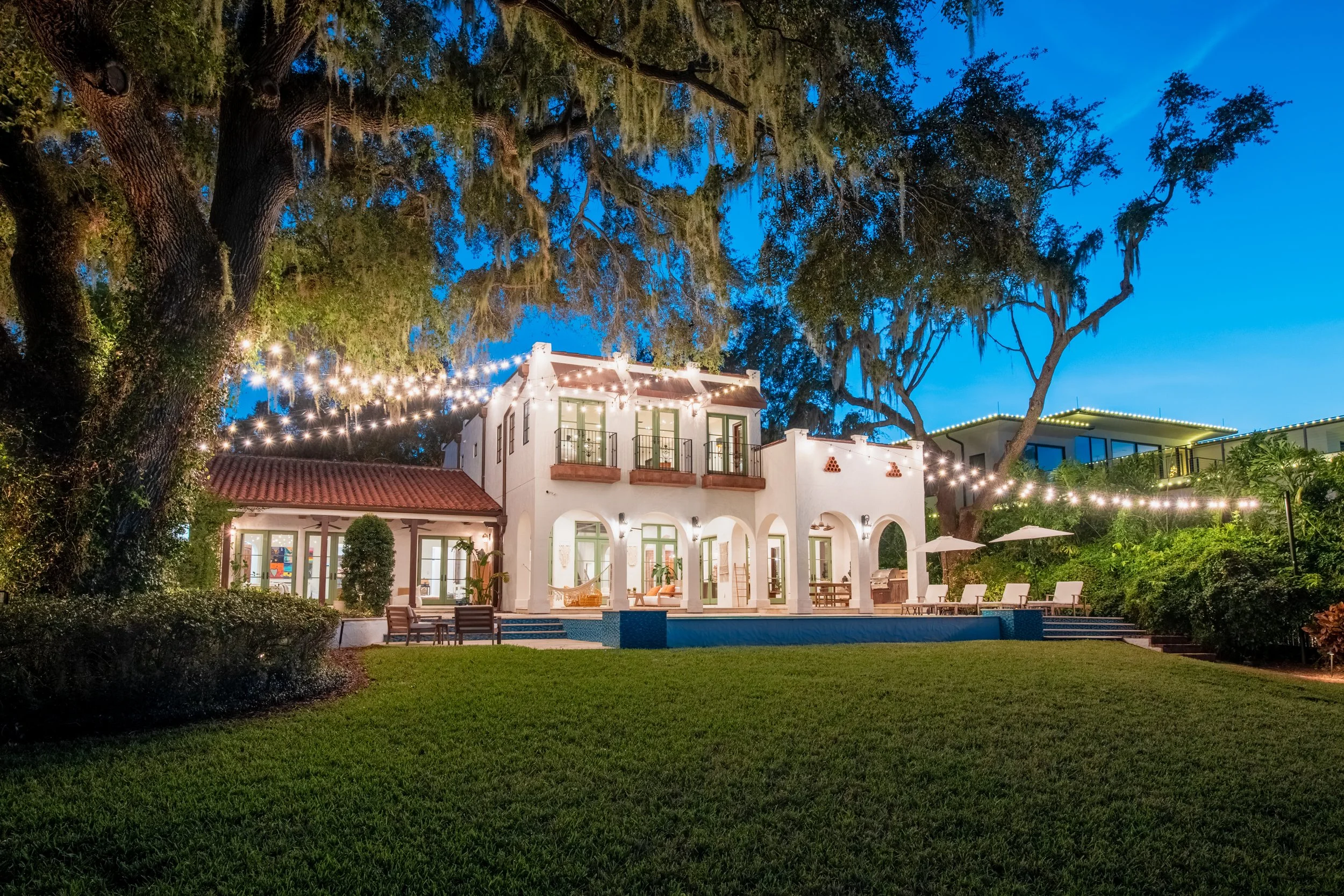 Backyard Twilight002.jpg