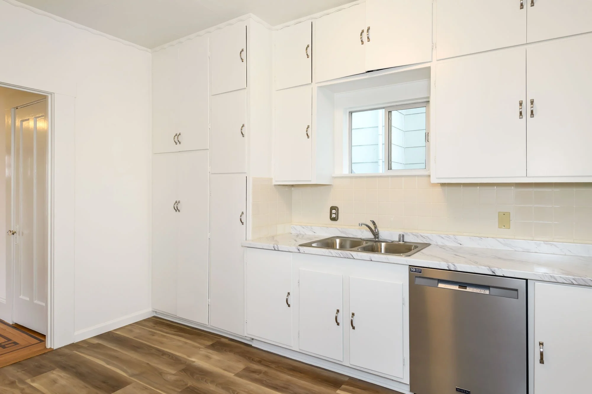 kitchen-2.jpg