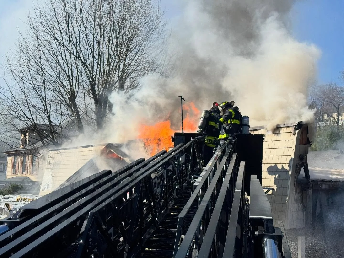 Early this morning, Tower Ladder 565 responded on mutual aid to the Glenwood Fire Company for a 4th alarm building fire on Cedar Swamp Rd in Glen Head.

Alongside numerous departments, crews worked tirelessly under challenging conditions to bring the