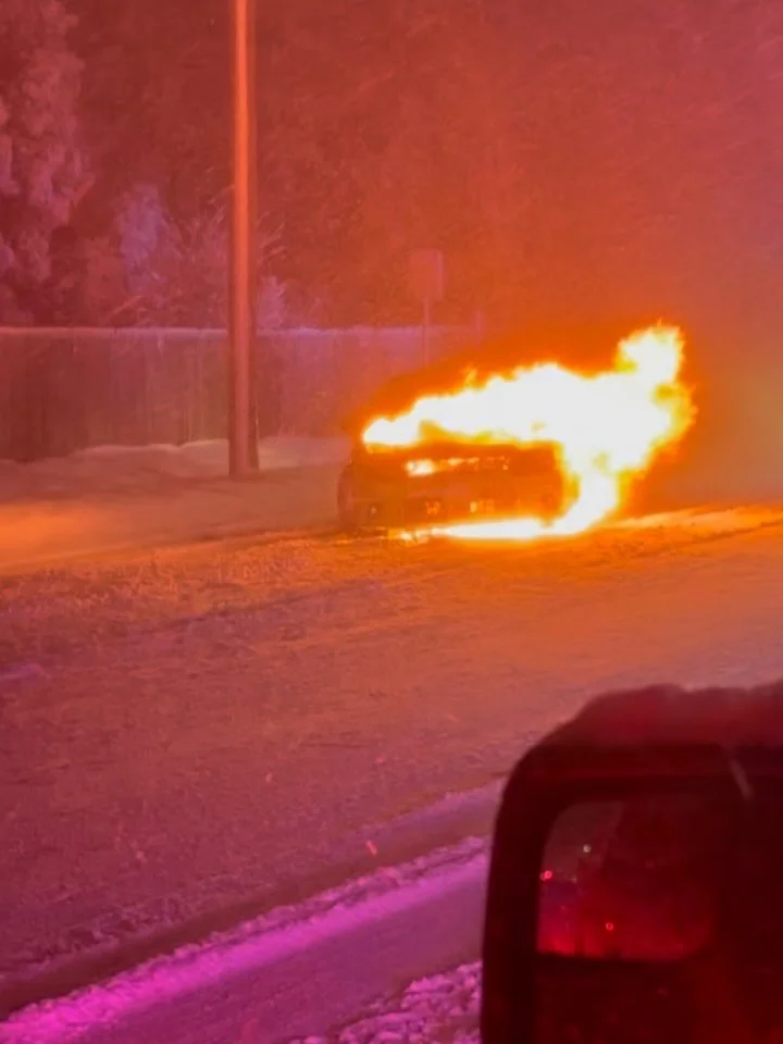 While crews were standing by at the firehouse during the blizzard, the Roslyn Fire Companies were dispatched to a car fire on Glen Cove Road in East Hills. Chief Brennan (5600) arrived on scene and confirmed the car fire. Engine 567 quickly extinguis