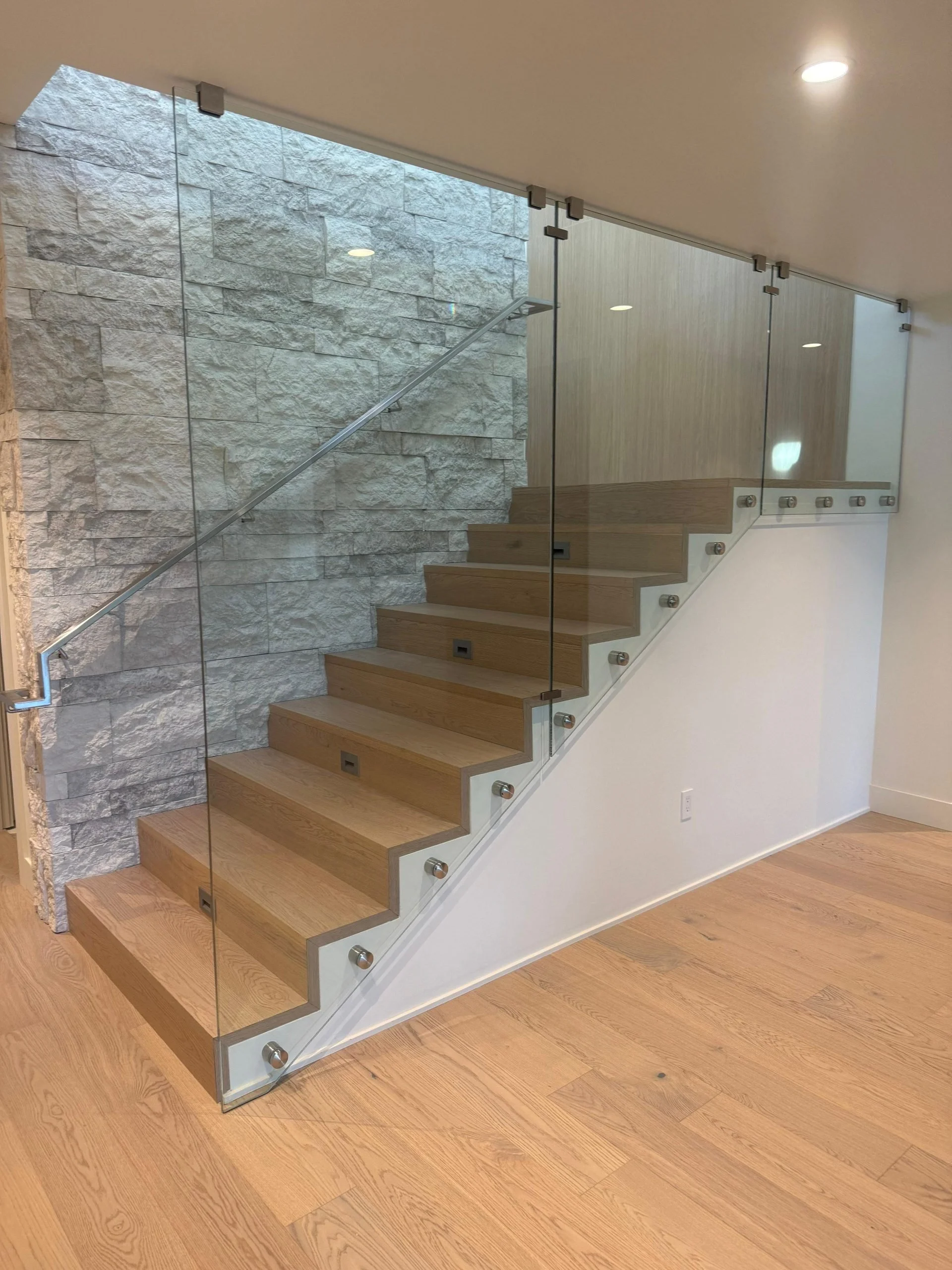 GLASS RAILING 