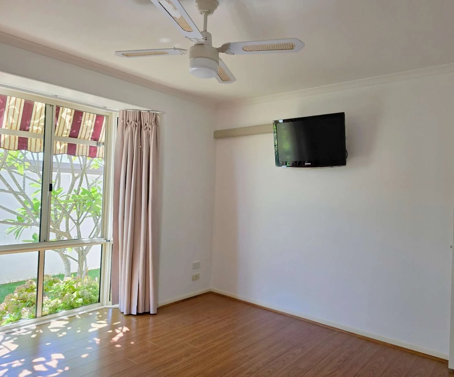 Main bedroom 177.jpg