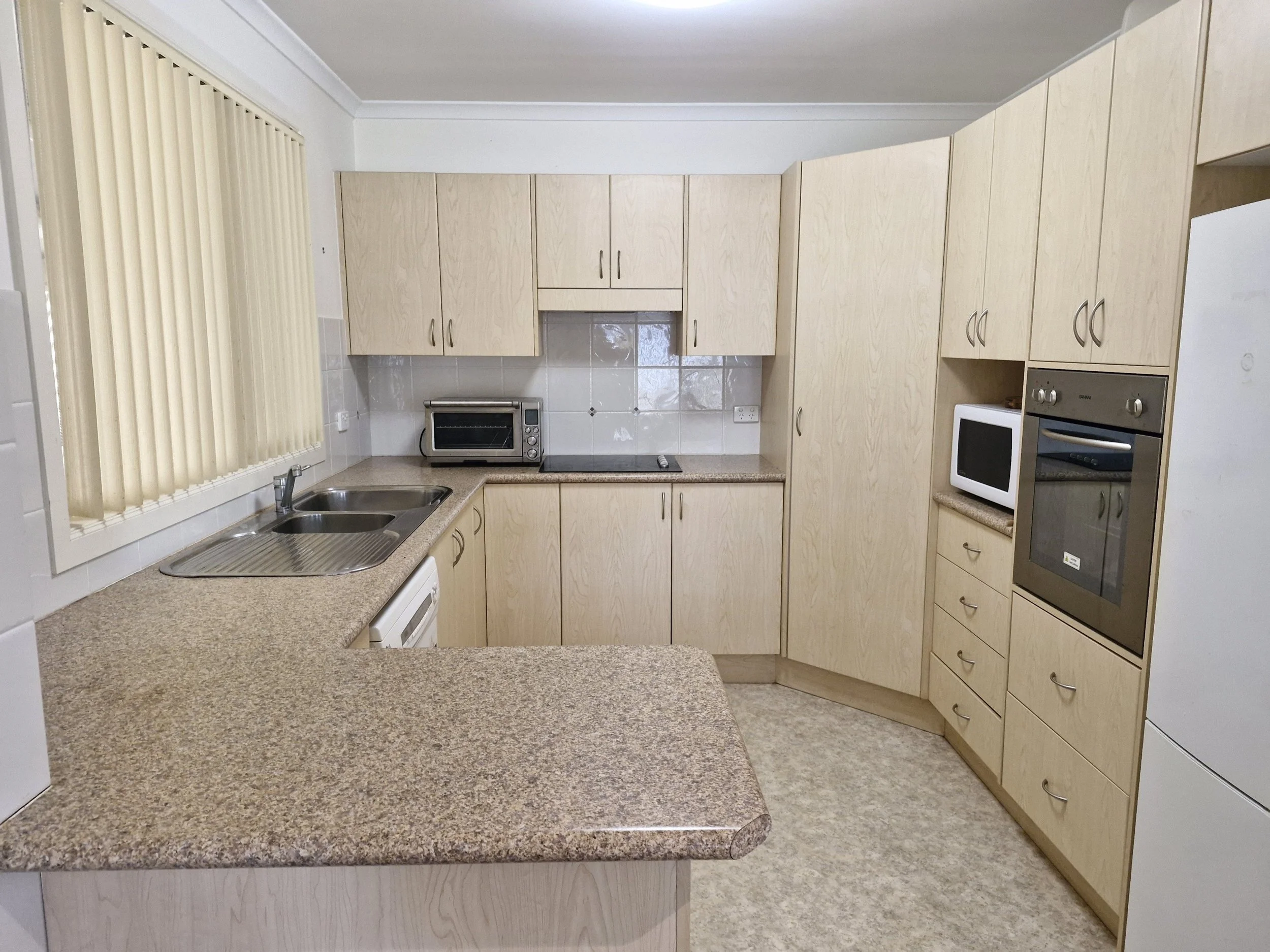 kitchen 132.jpg