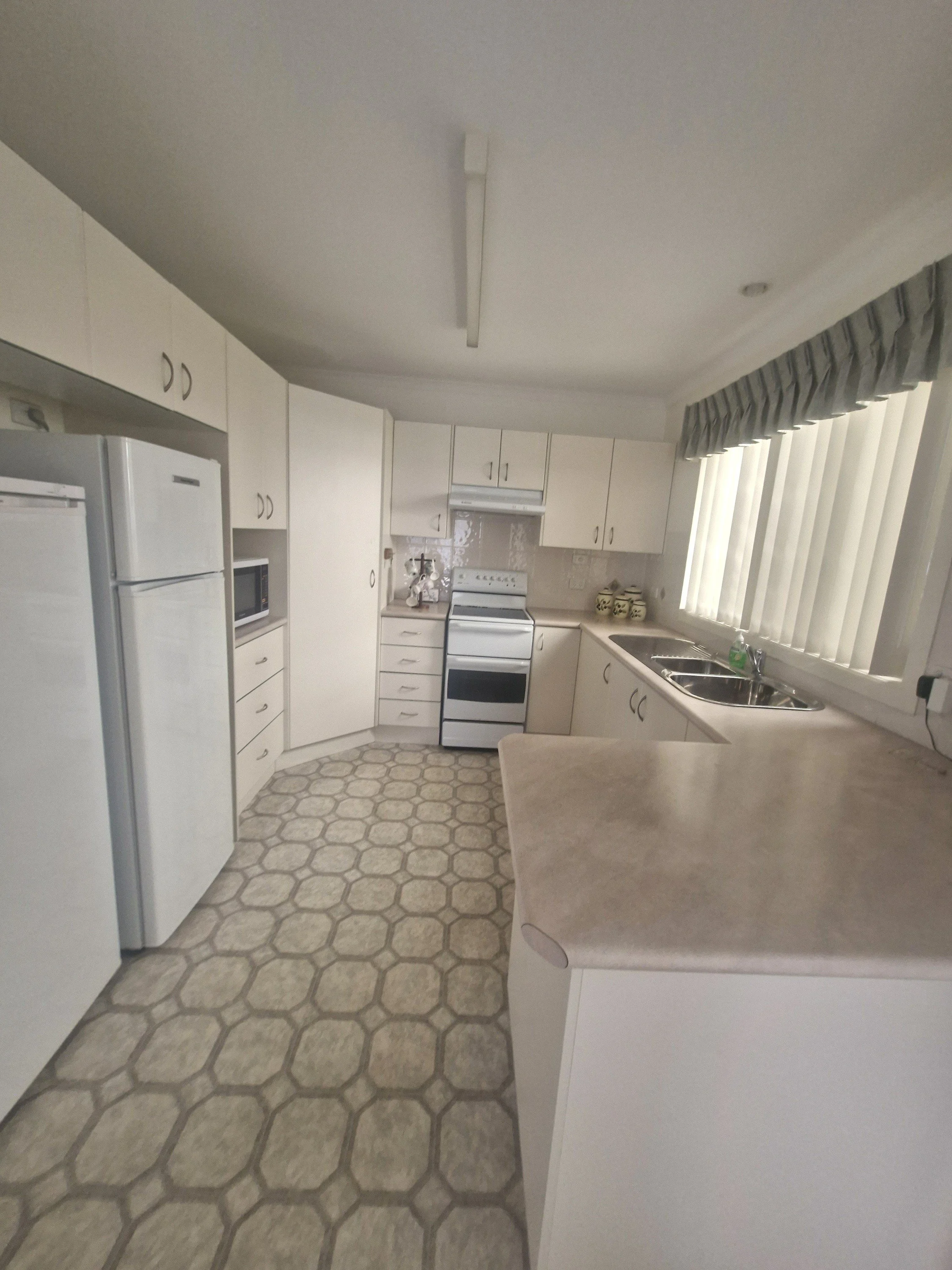 kitchen 94.jpg