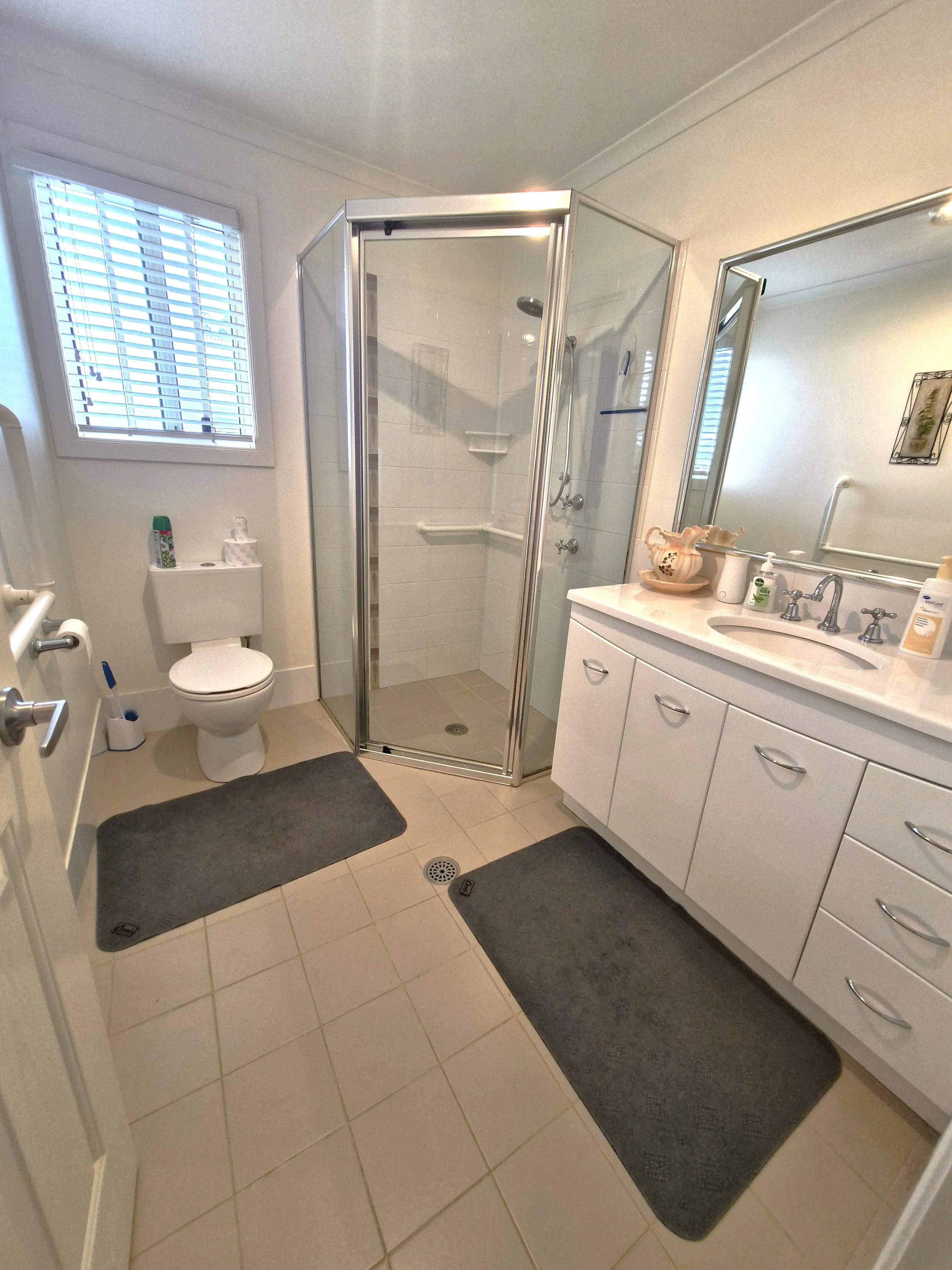 Bathroom 197.jpg
