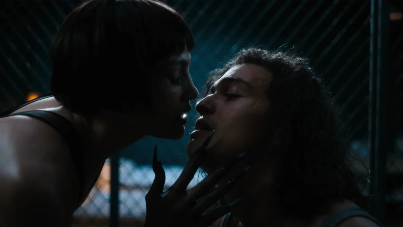 KISS OF THE SPIDER WOMAN