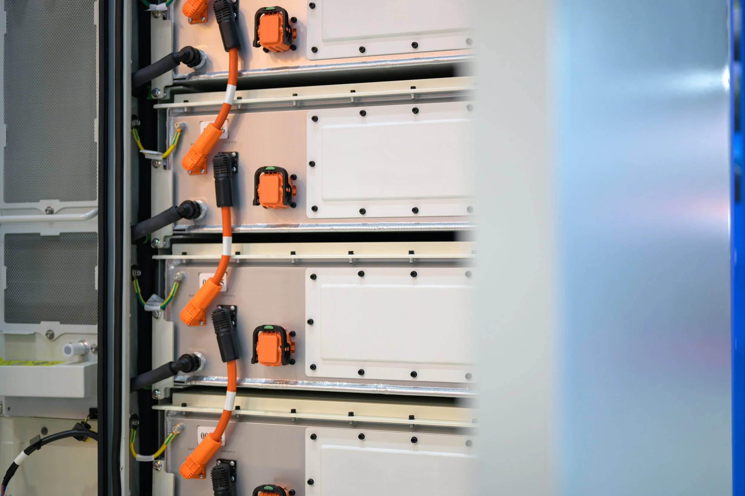 Inside energy storage container