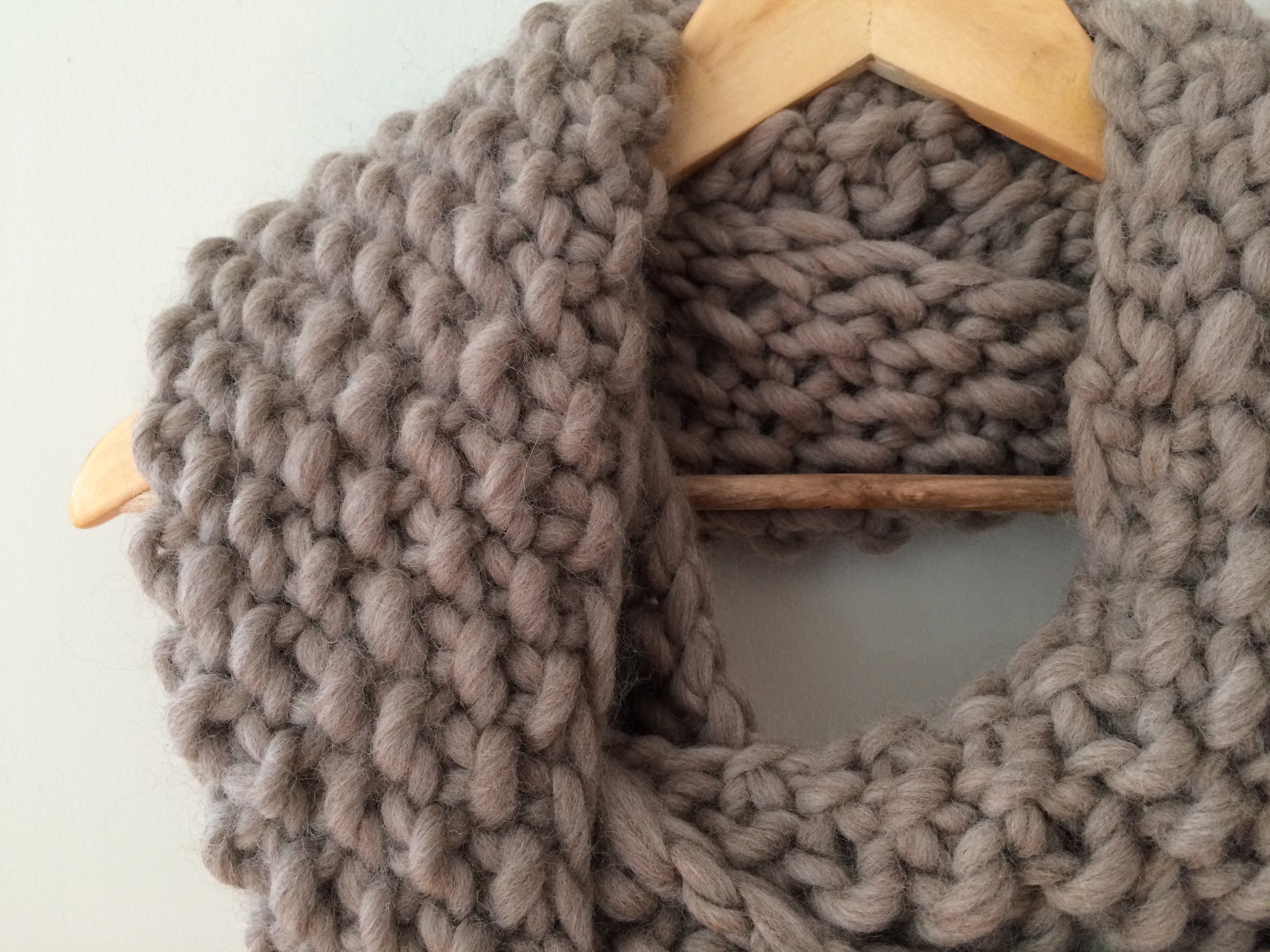Cowl_BumpSeed_taupe detail.JPG