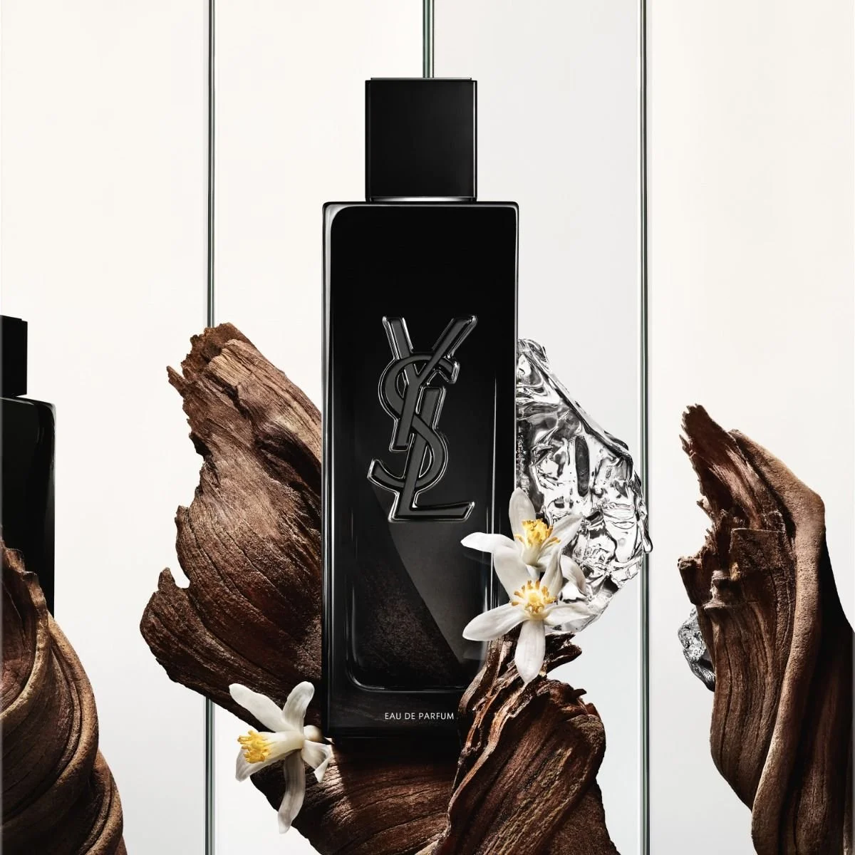 ysl_dmi_fram_myslf_edp_digital-still-life_bottle-on-ingredients_square_3000x3000px_rgb.jpg