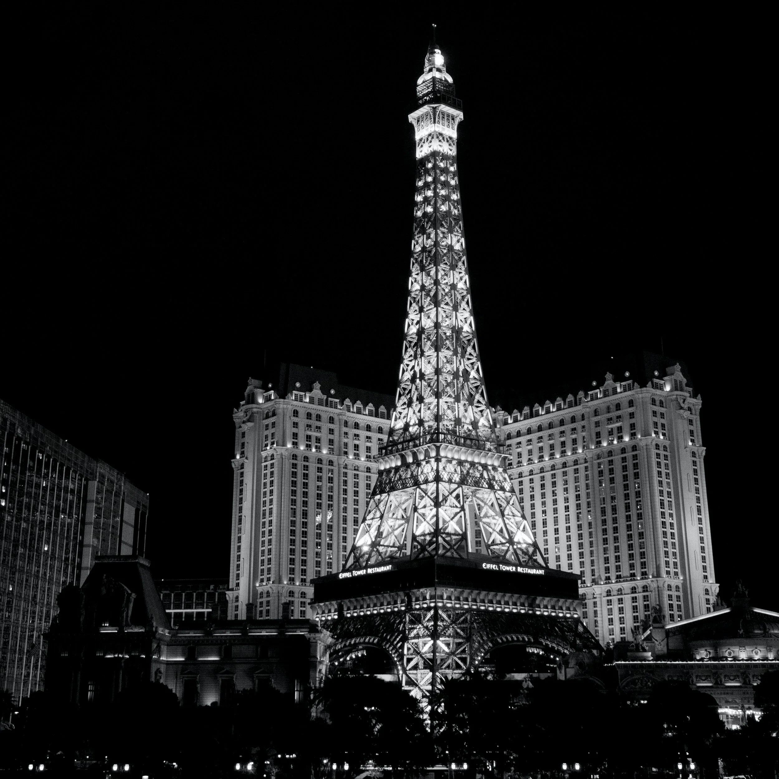 Eiffel Mirage 2.jpg