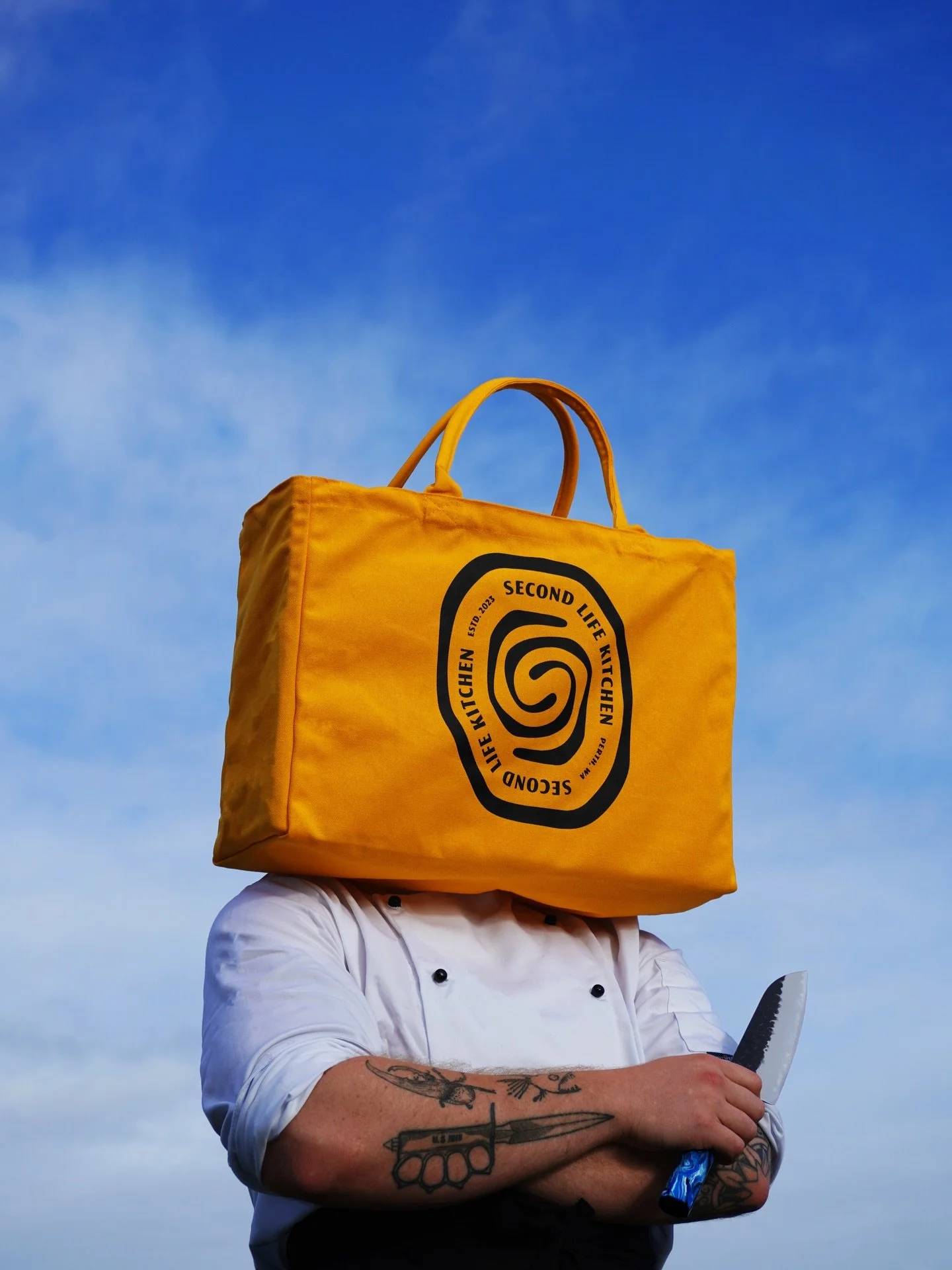 The Second Life Kitchen &ldquo;XL MRKT TOTE&rdquo; - ships with every order. 

*chef not included.

(Never Al - just SLK).