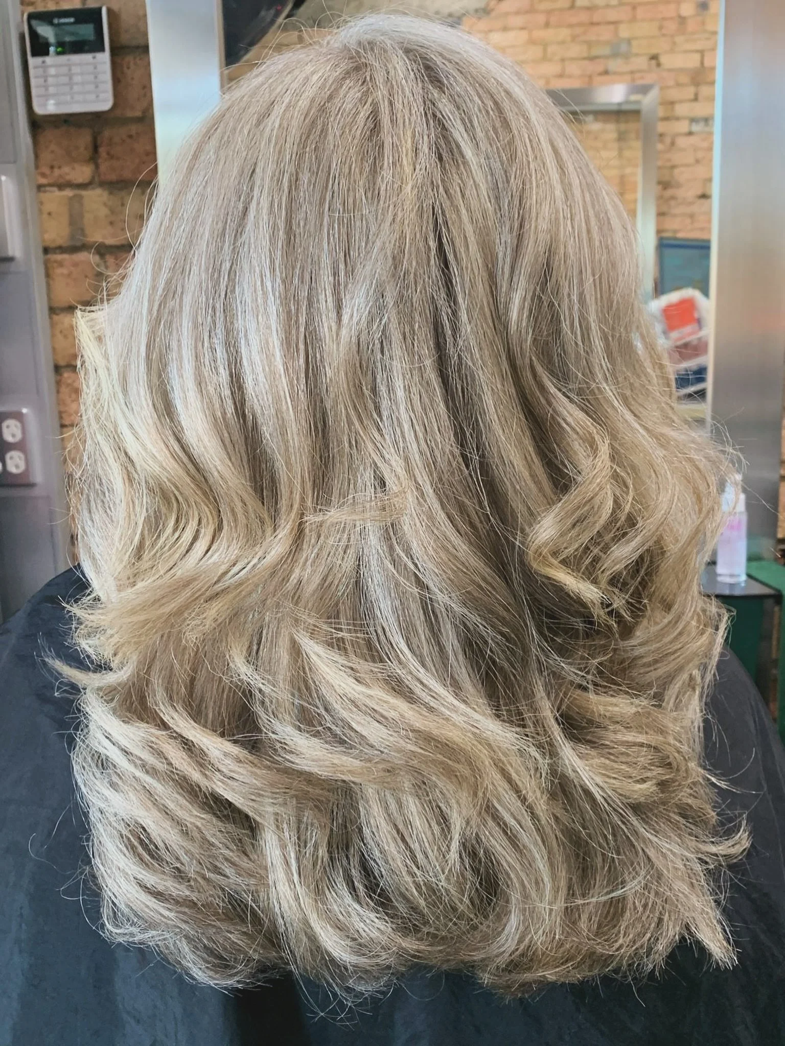 Blonde that looks as healthy as it does beautiful 💛💛

Ready for your blonde refresh? 

#wiznuforhair #wiznu #blondebeauty #hairmakeover #prestonhairsalon