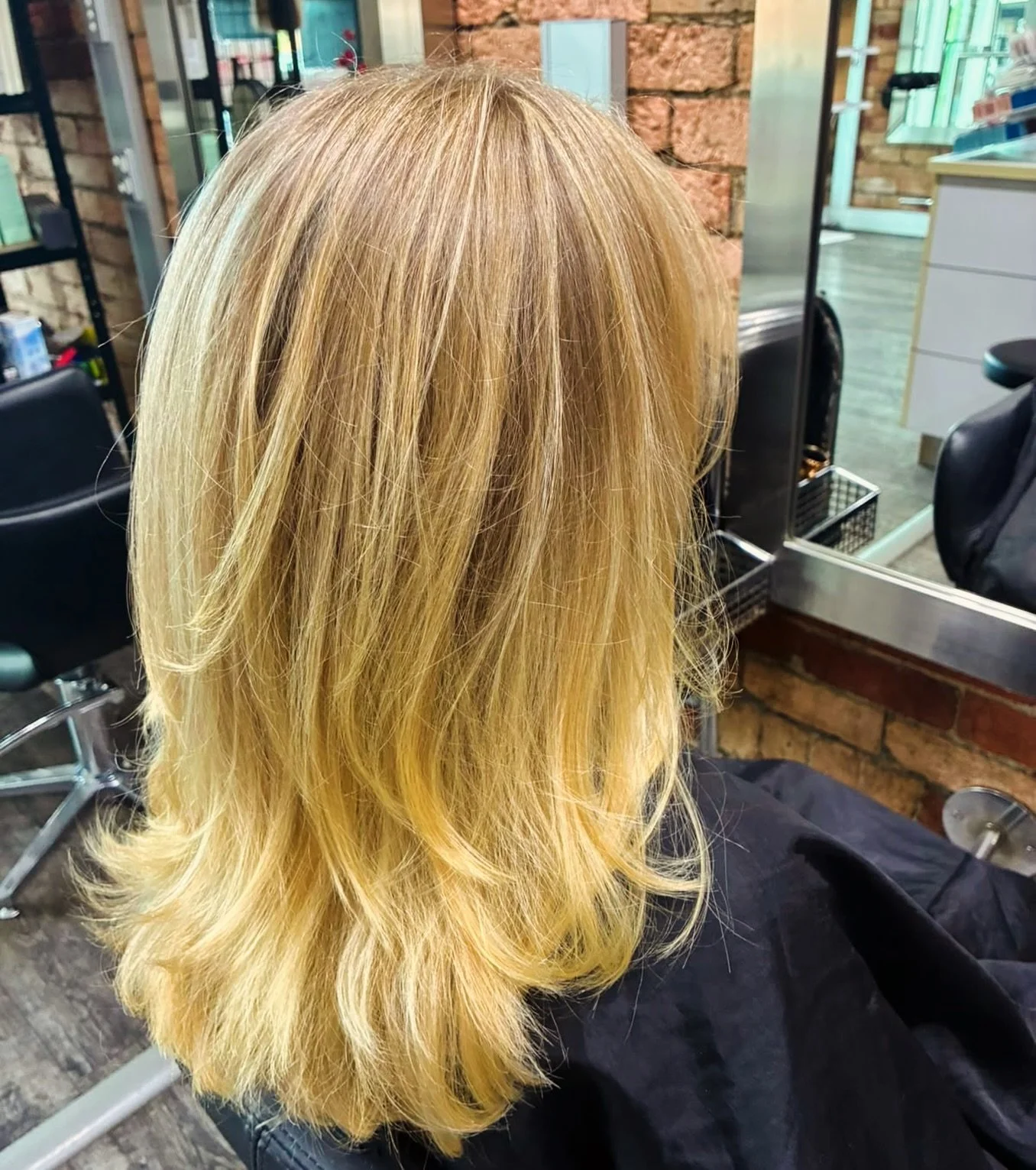 Your hair should work for you between appointments, too.

Tell us how much time you spend styling, what you struggle with and what usually ends up in a ponytail.

We can help you choose a cut that suits your routine and show you how to style it at ho