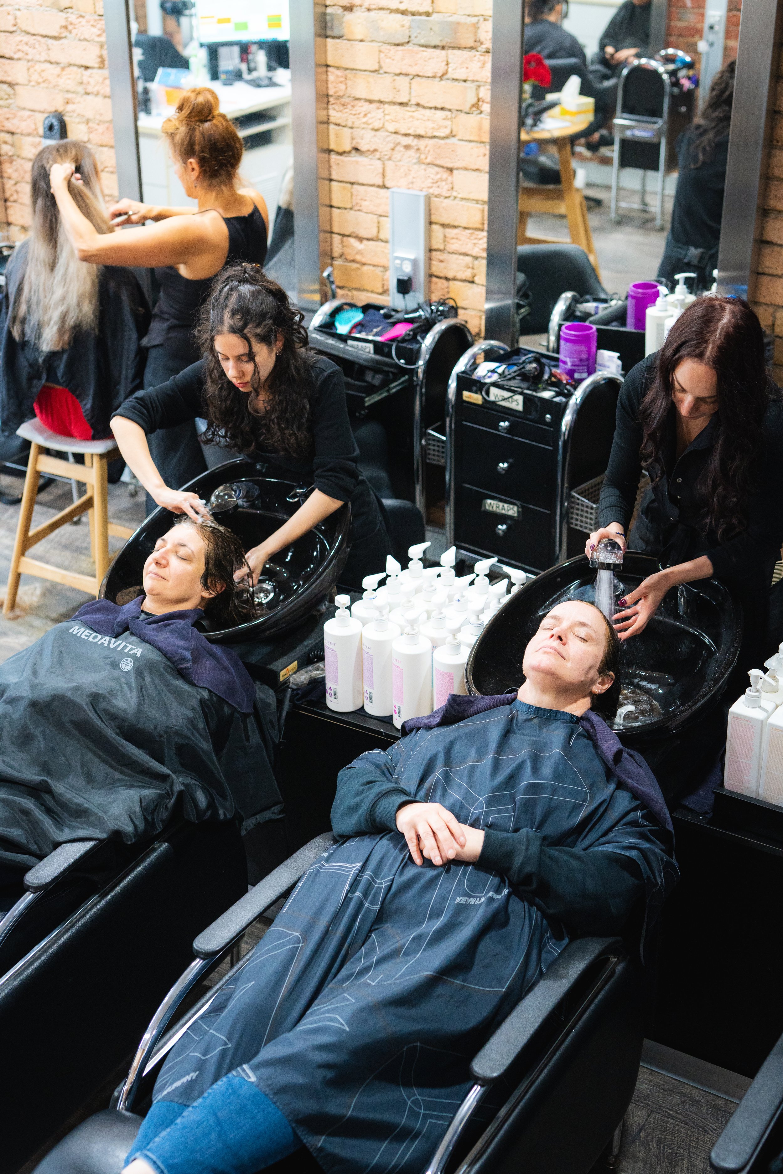 wiznu-hair-salon-preston-team-wash.jpeg
