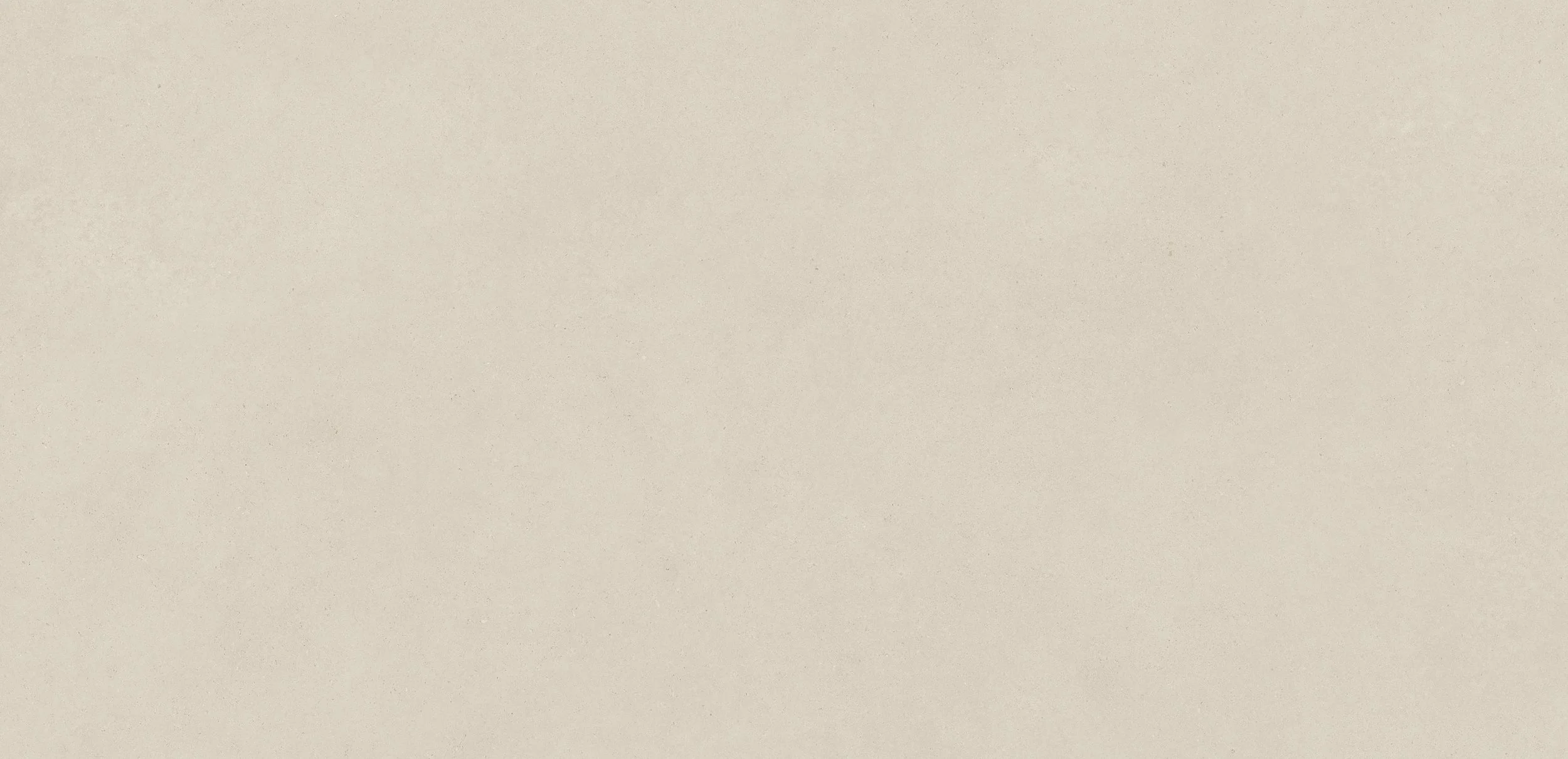 Ein beige, strukturiertes Papier mit einem kleinen schwarzen Papierclip in der oberen linken Ecke.