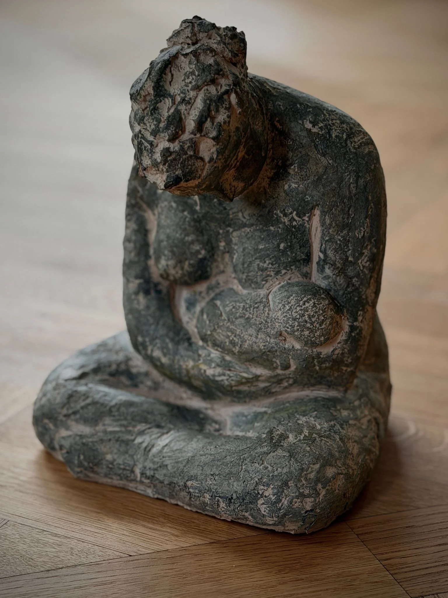 anne-hermsen-seated-ceramic-figure-02.JPG