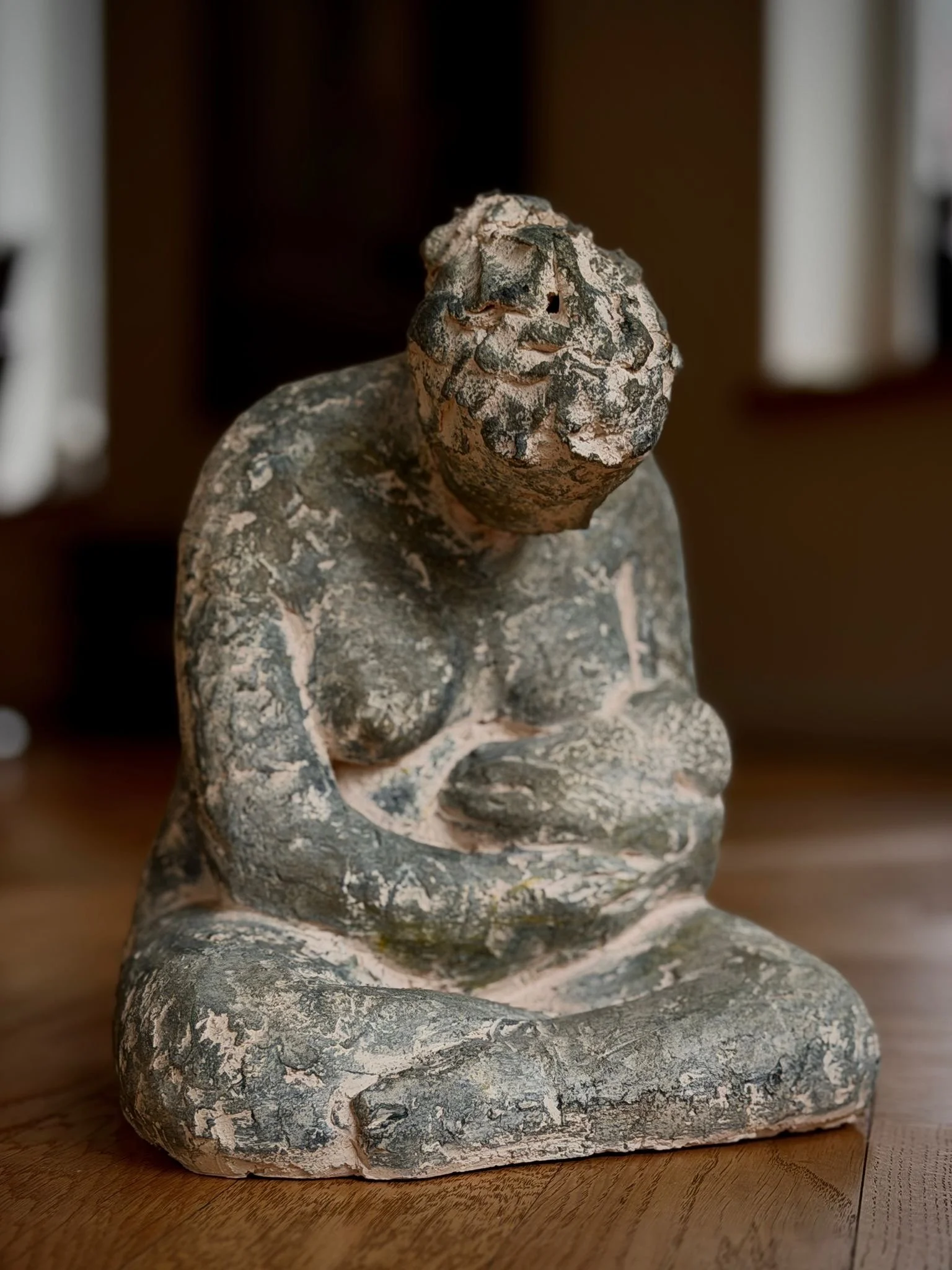 anne-hermsen-seated-ceramic-figure-09.JPG