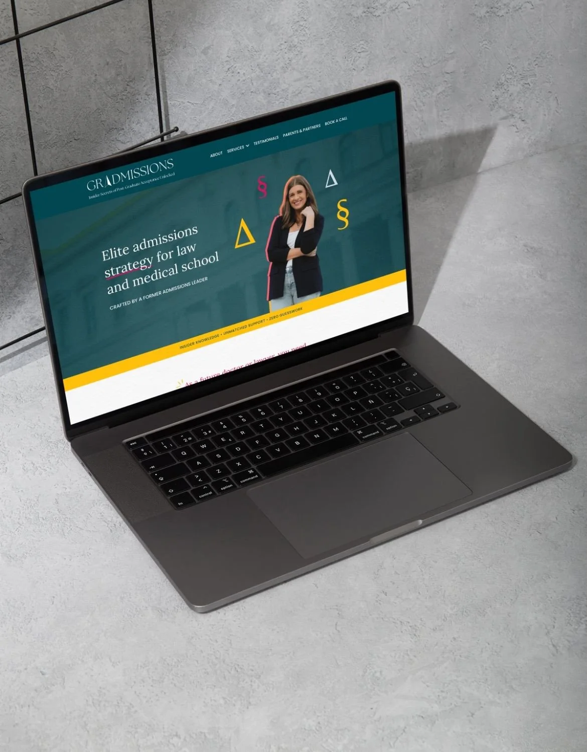 gradmissions-laptop-mockup-2.jpg