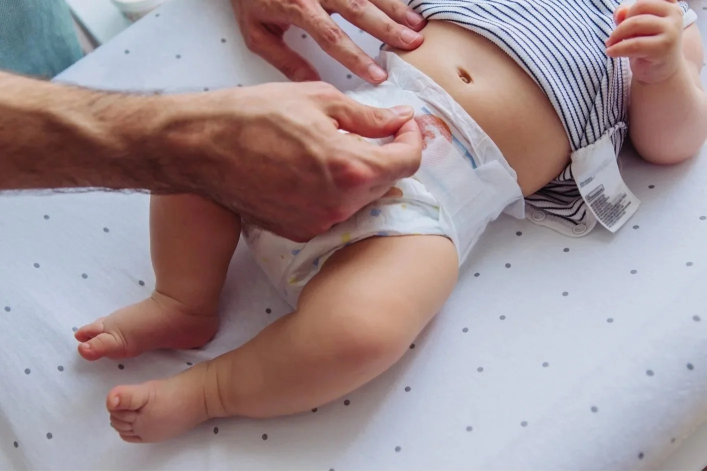 Le méconium : tout comprendre sur les premières selles de votre bébé