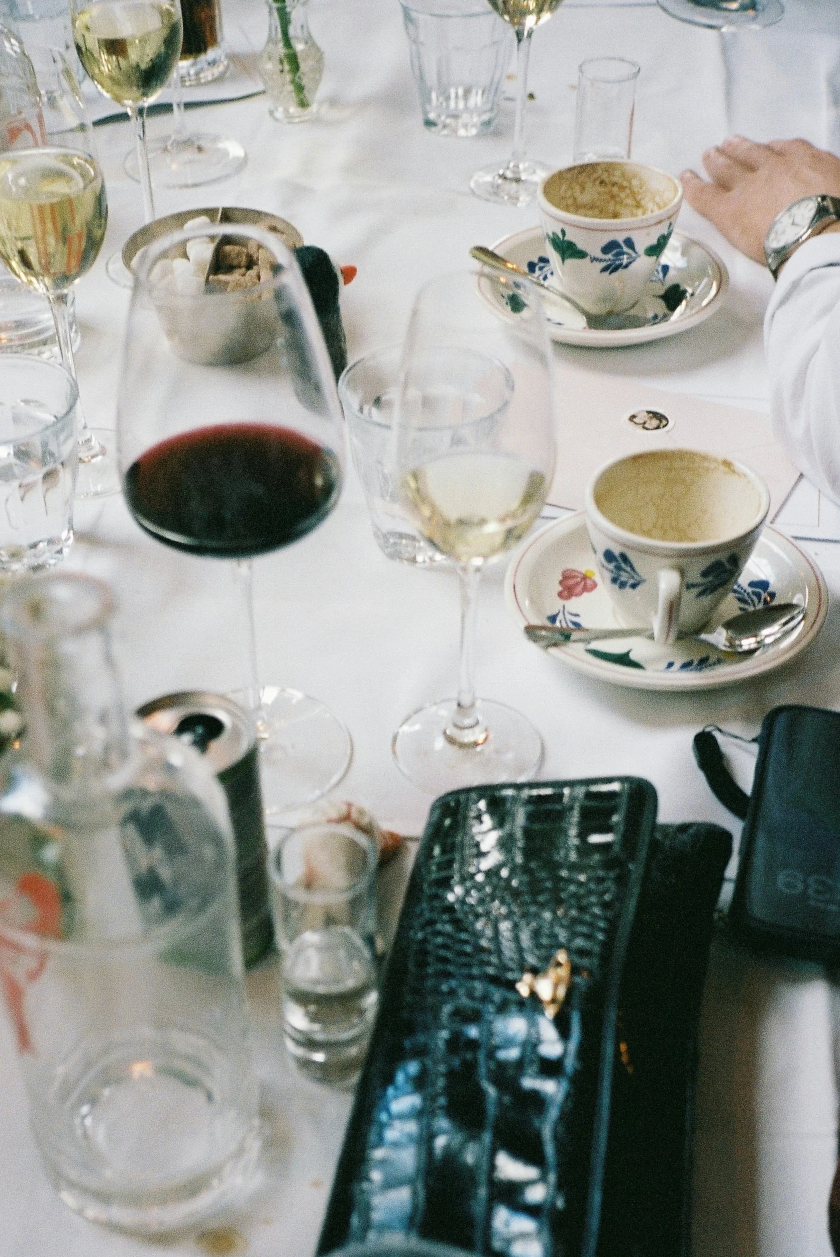 11-the-orange-belgravia-wedding-london-wedding-breakfast-table-detail-35mm-film-studio-faria.jpg