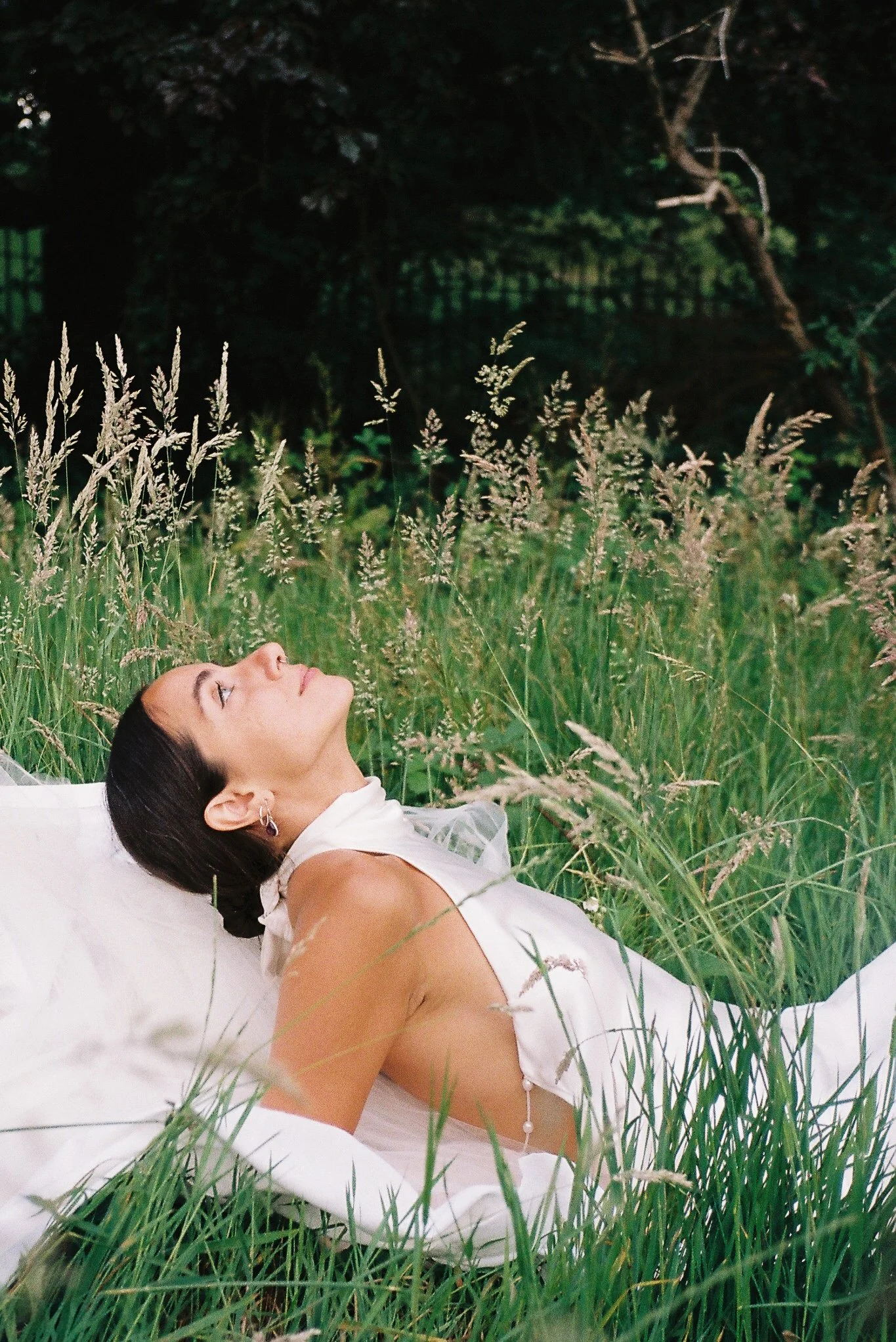 06-the-rookery-london-bridal-editorial-the-own-studio-dress-meadow-35mm-film-studio-faria.jpg