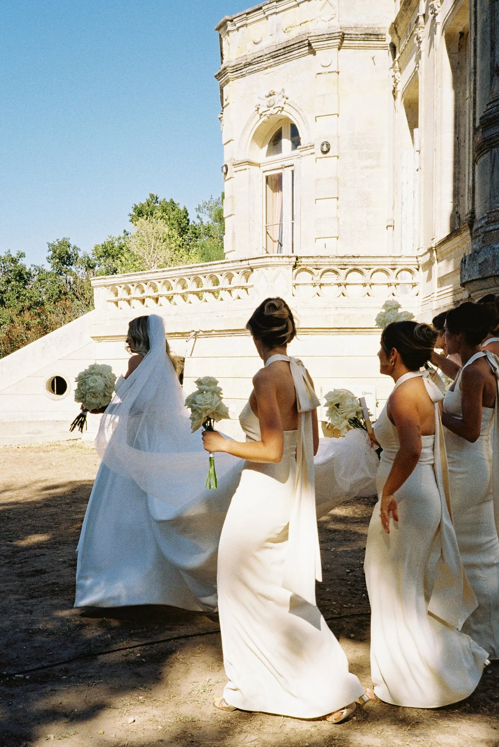09-chateau-de-la-valouze-wedding-france-bridal-party-35mm-film-studio-faria.jpg