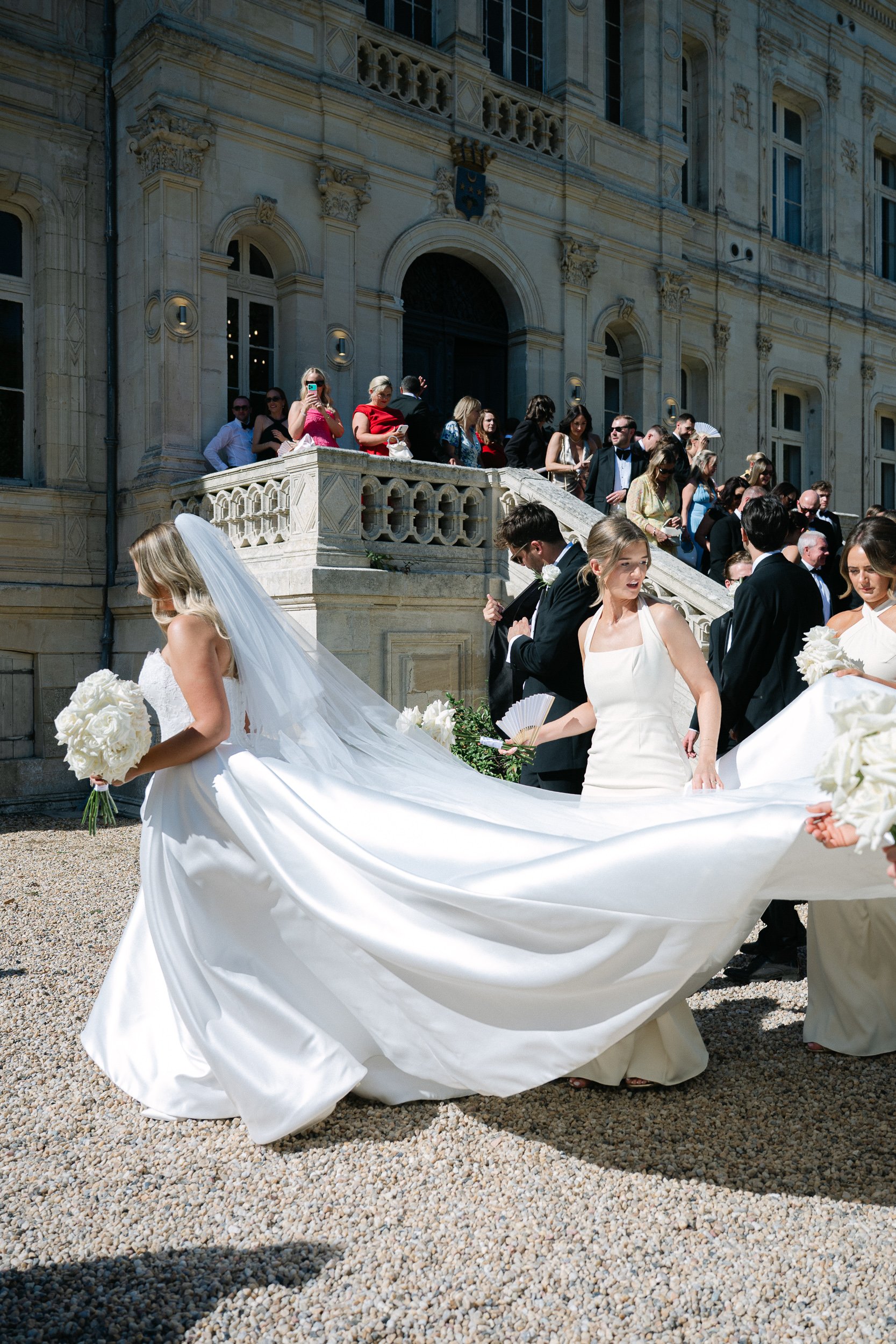 09-chateau-de-la-valouze-wedding-france-bridal-party-train-studio-faria.jpg
