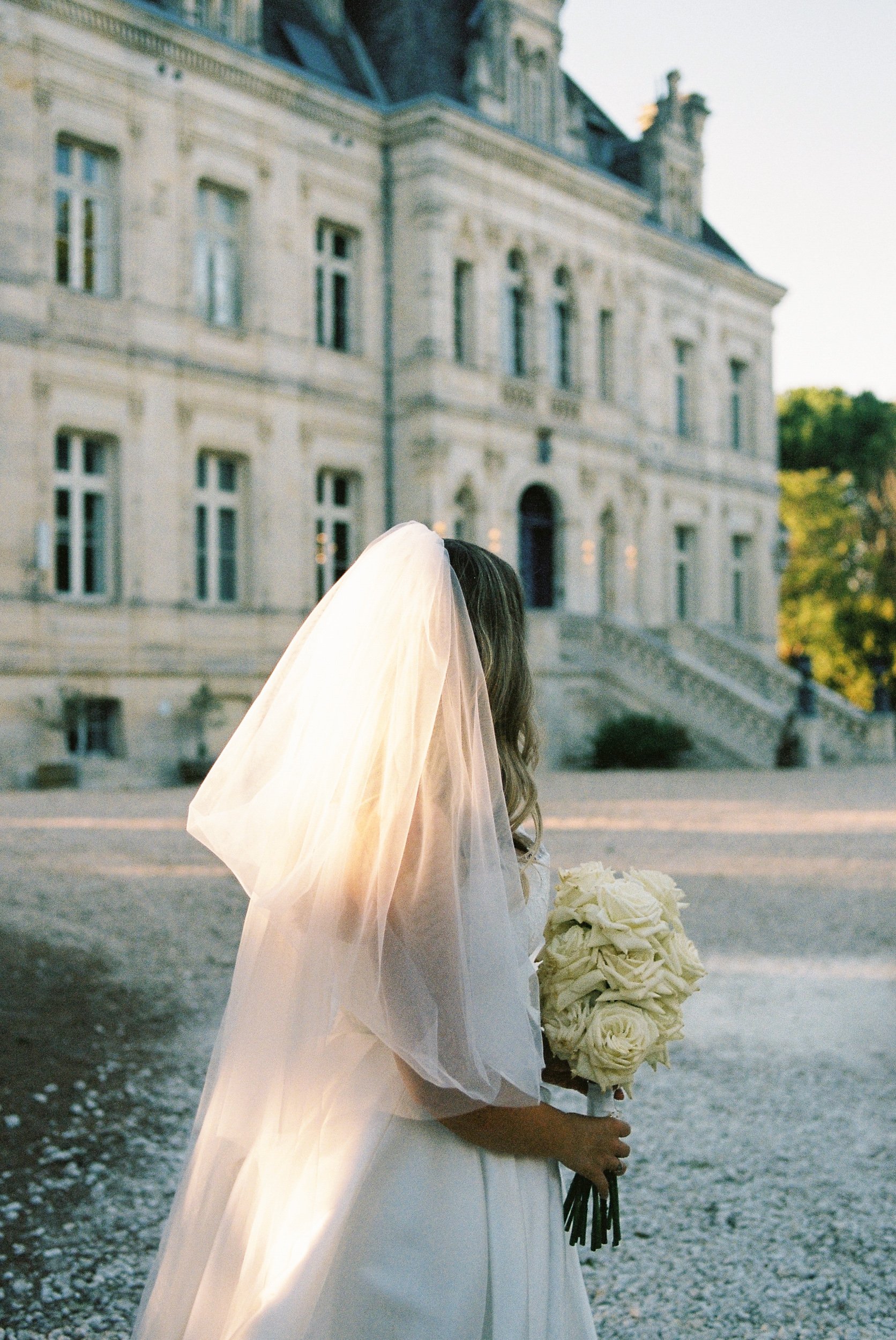 22-chateau-de-la-valouze-wedding-france-bride-portrait-35mm-film-studio-faria.jpg