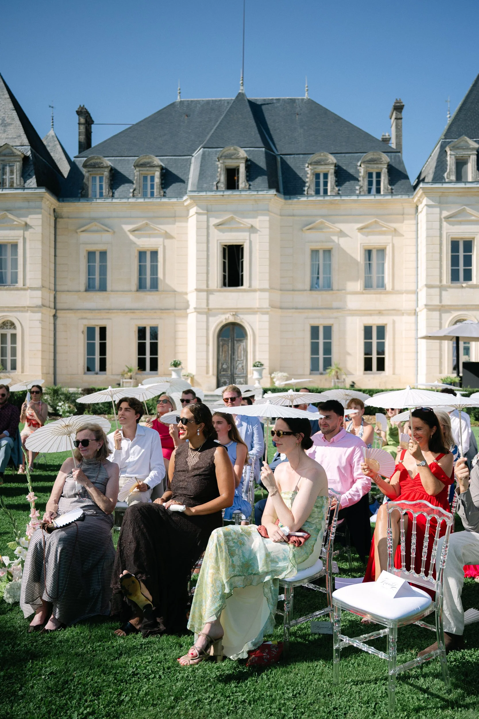 07-chateau-fengari-wedding-france-ceremony-guests-studio-faria.jpg