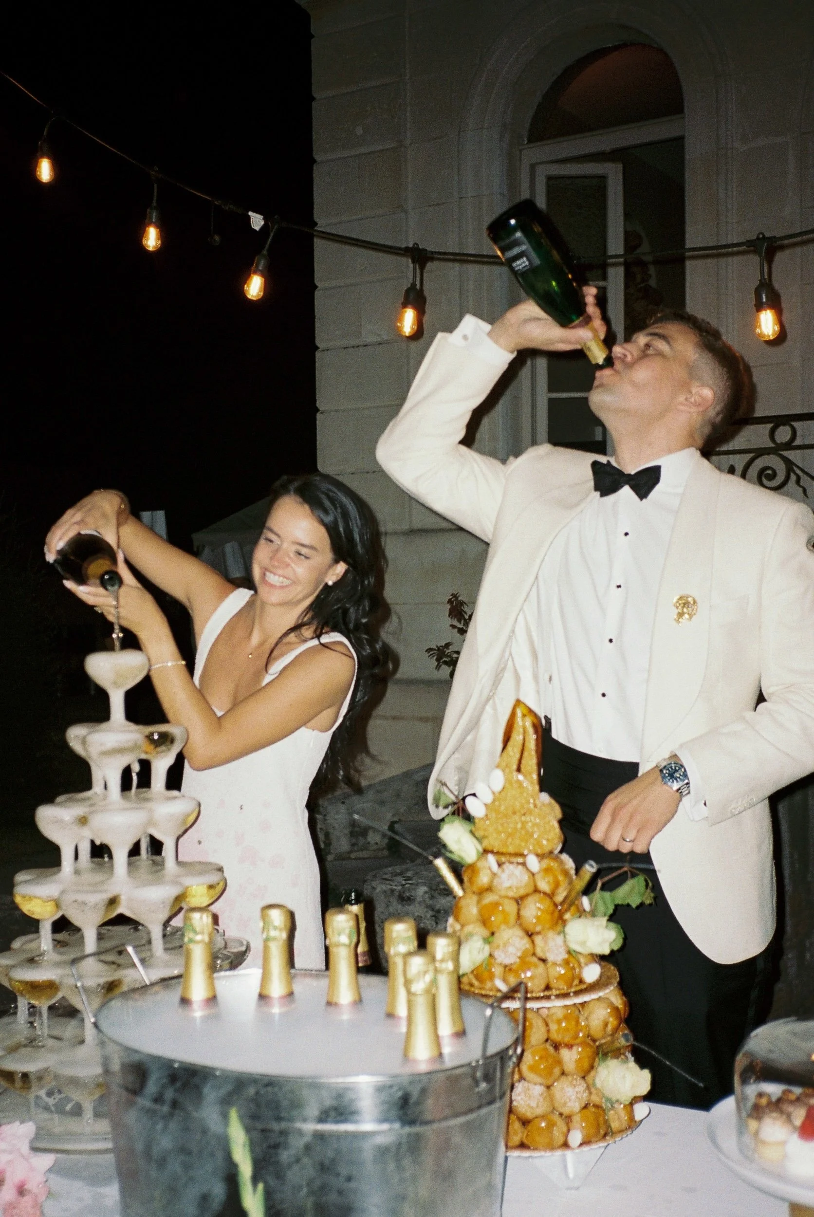 14-chateau-fengari-wedding-france-champagne-tower-evening-35mm-film-studio-faria.jpg