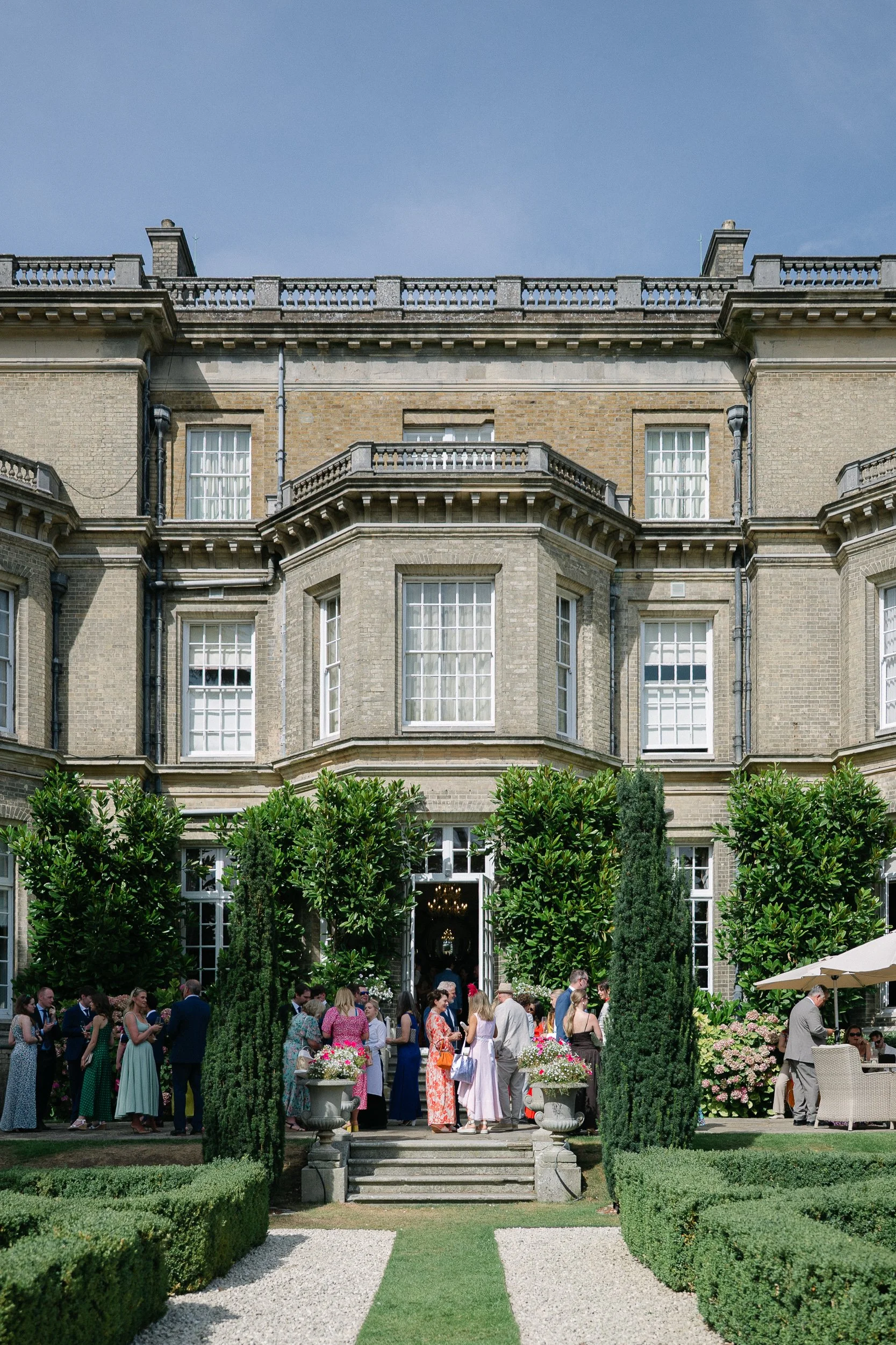 20-hedsor-house-wedding-buckinghamshire-venue-exterior-studio-faria.jpg