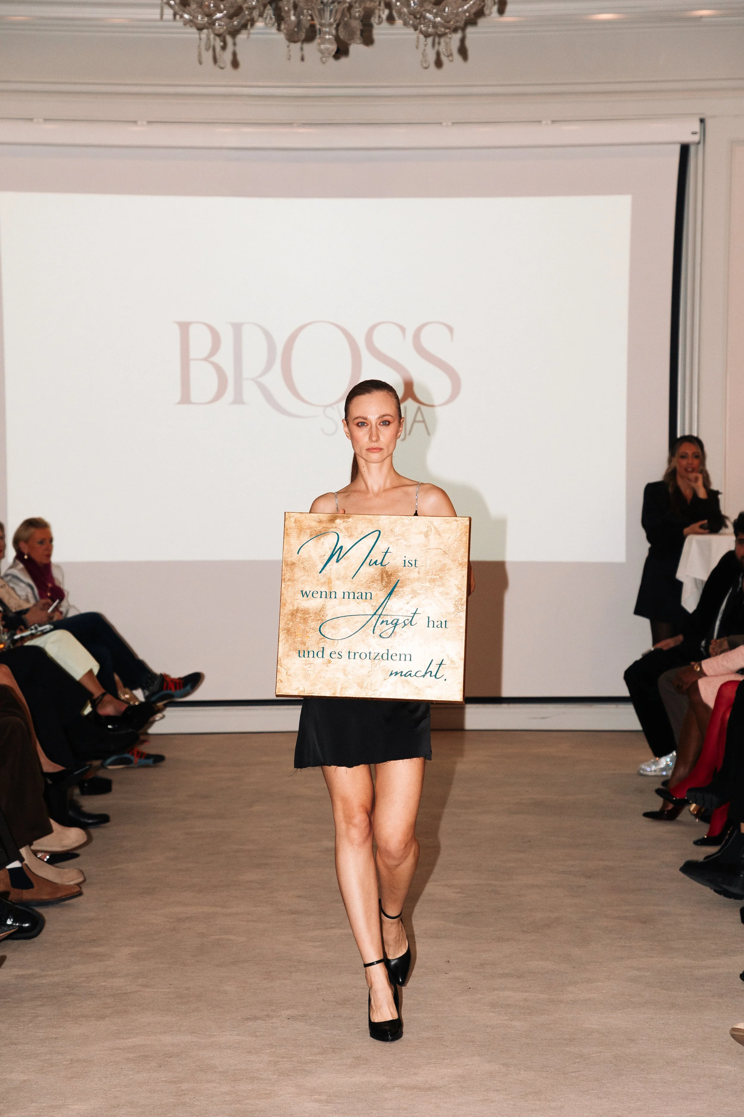 Svenja_Bross_Catwalk_mut2.JPG