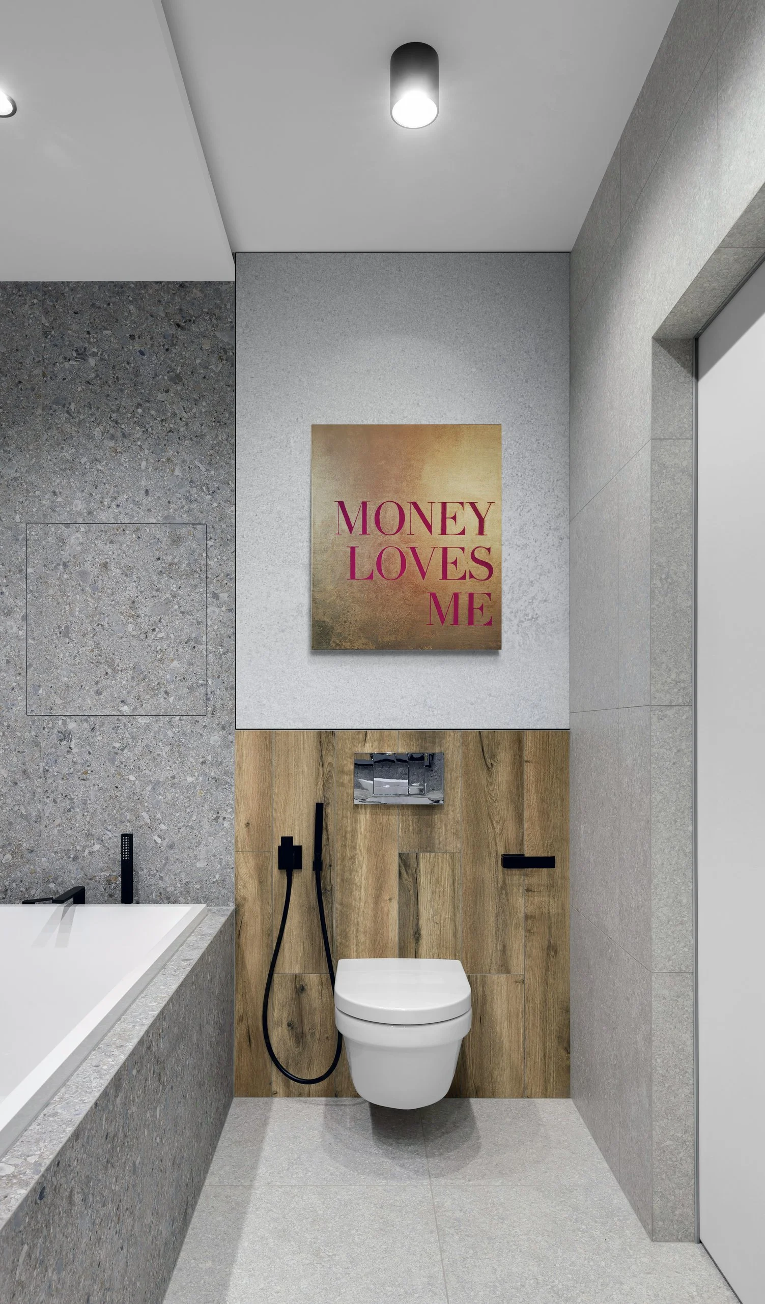Money loves me Toilette.jpg