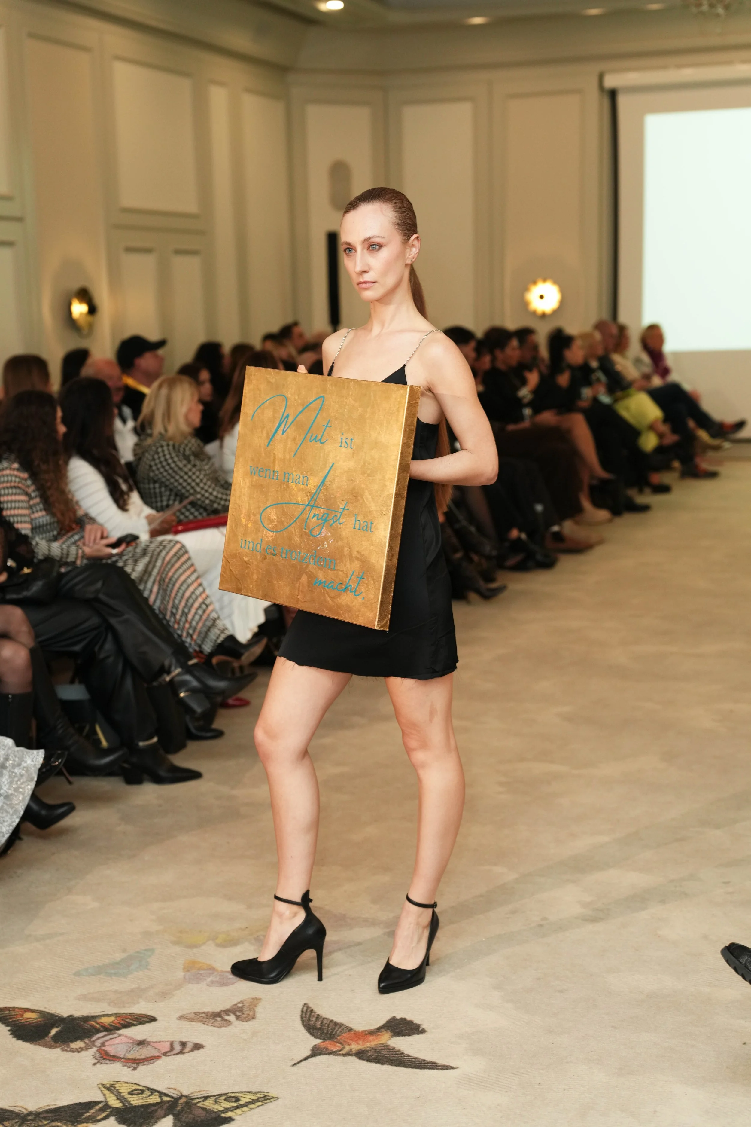 Svenja_Bross_Catwalk_mut.jpg