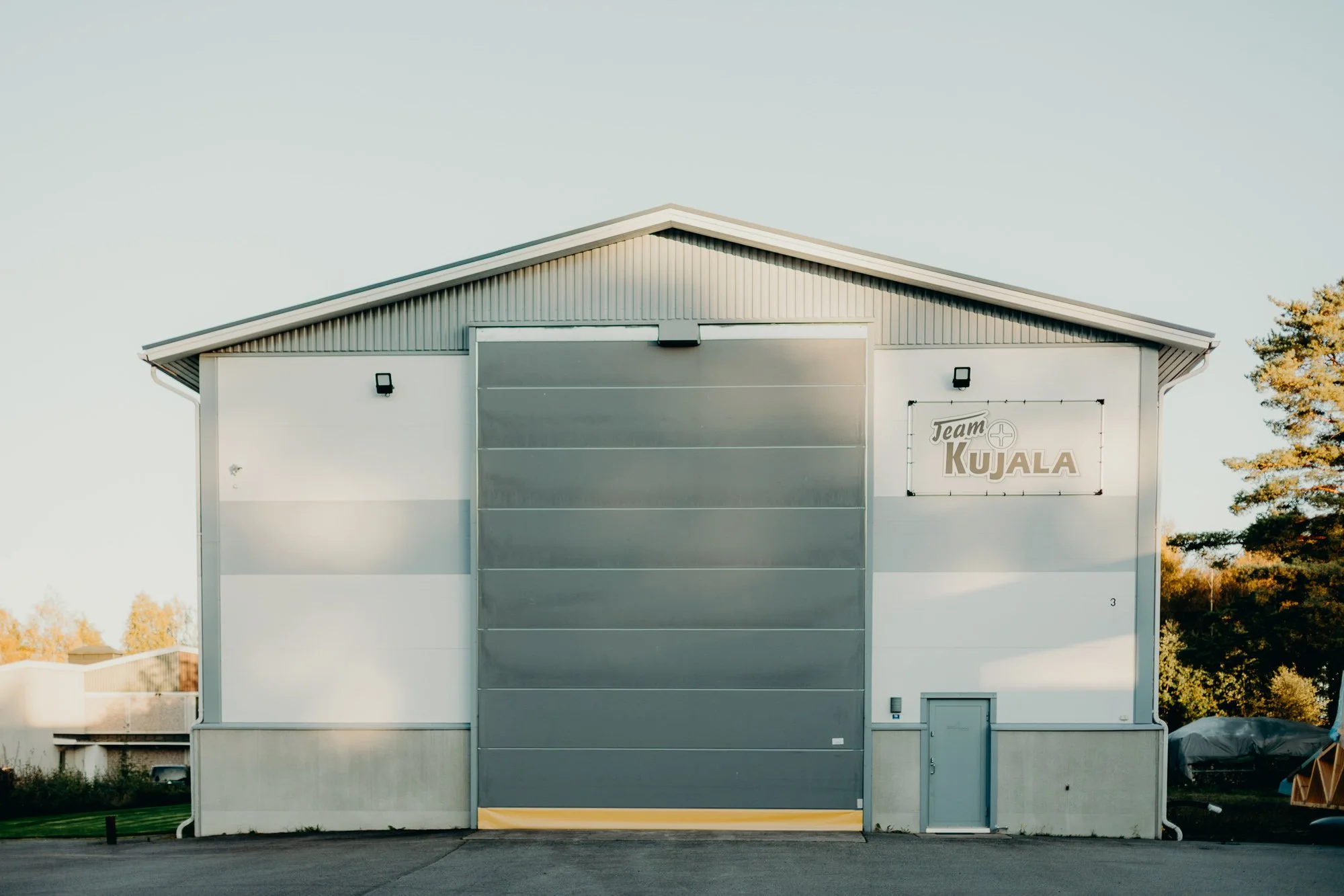 Team Kujalan tuotantohalli Teerijärvellä
