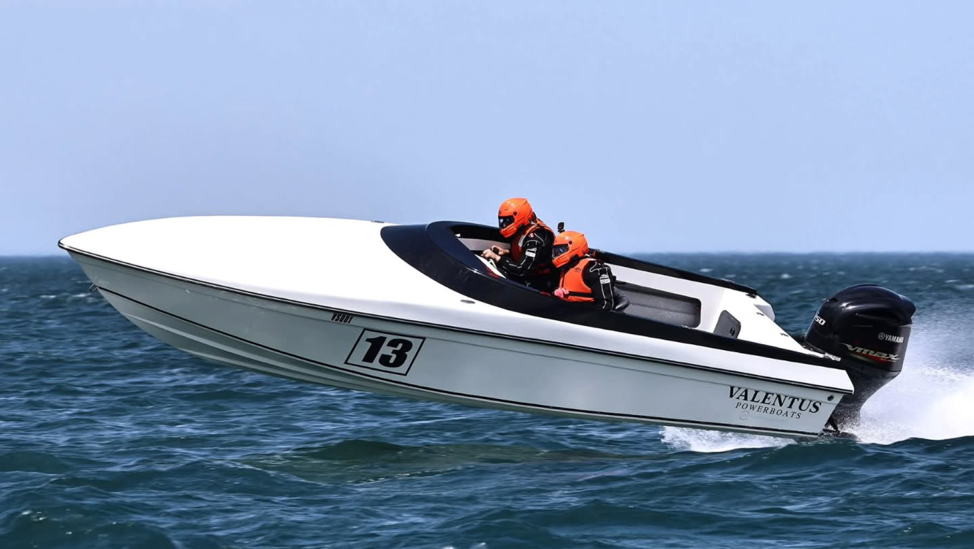 Valentus Powerboats hull racing at speed offshore