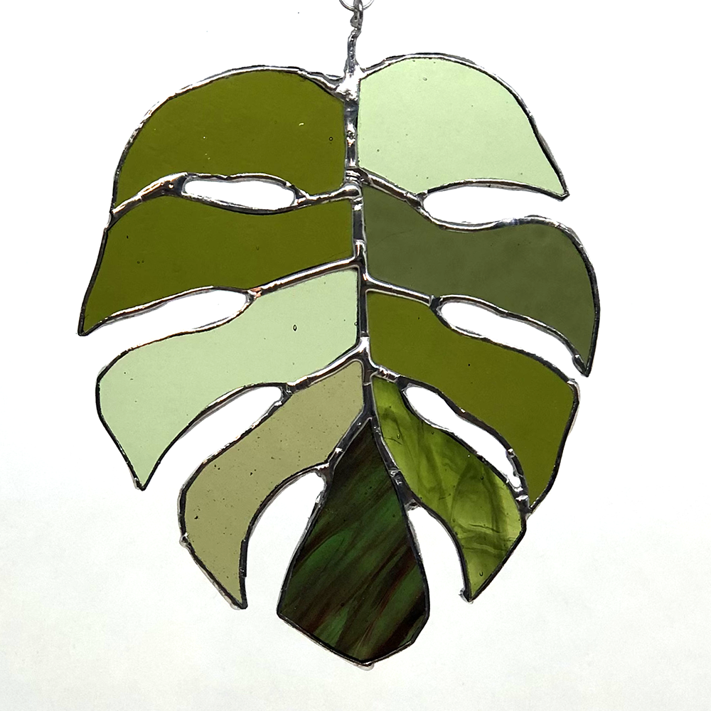 Medium Monstera Leaf4.png