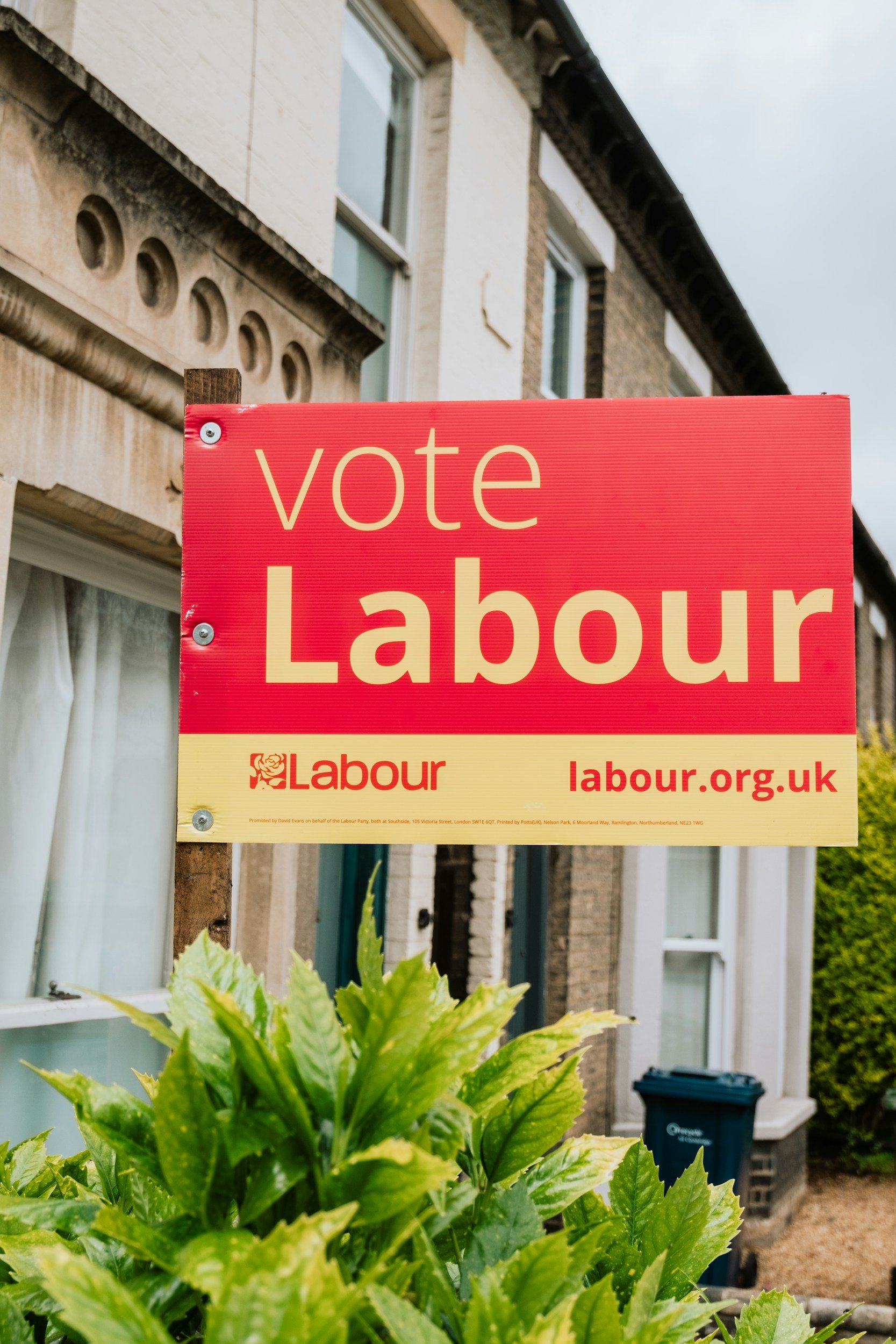 Labour’s Decline: Economic Frustration and Political Fragmentation in the UK