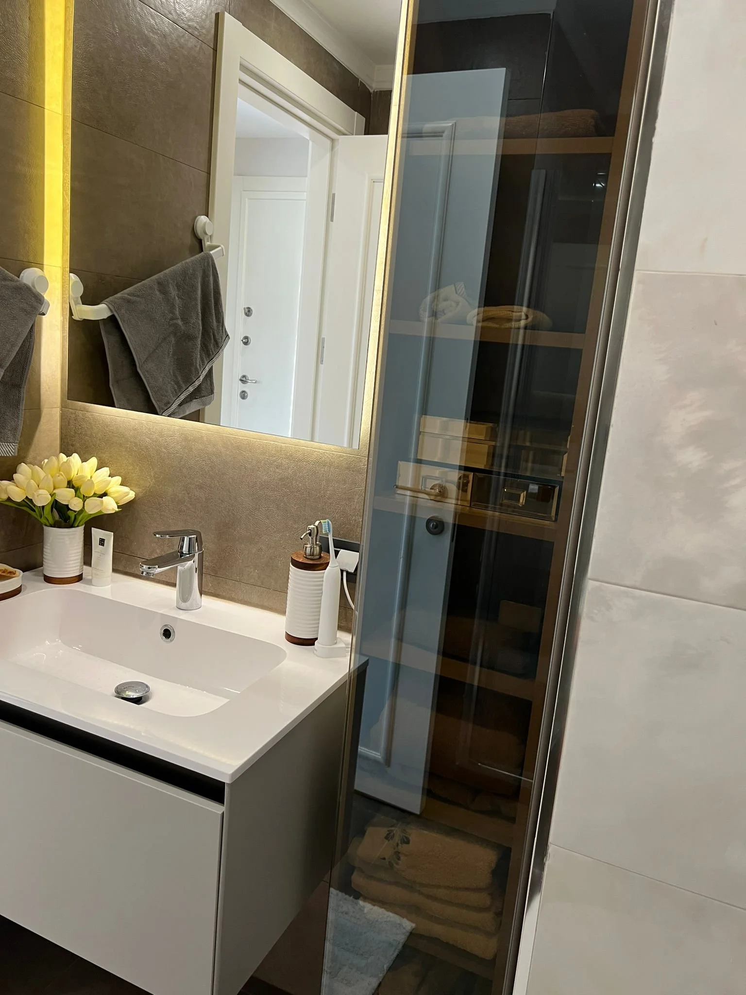 Bathroom.JPG