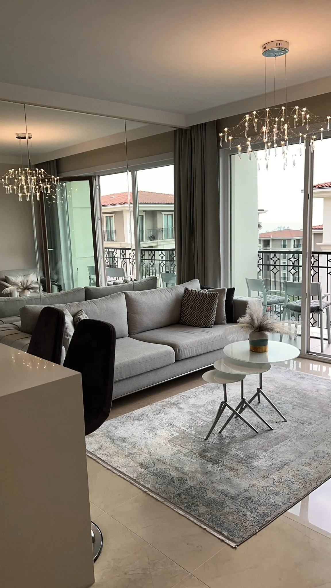 Livingroom 1.jpg