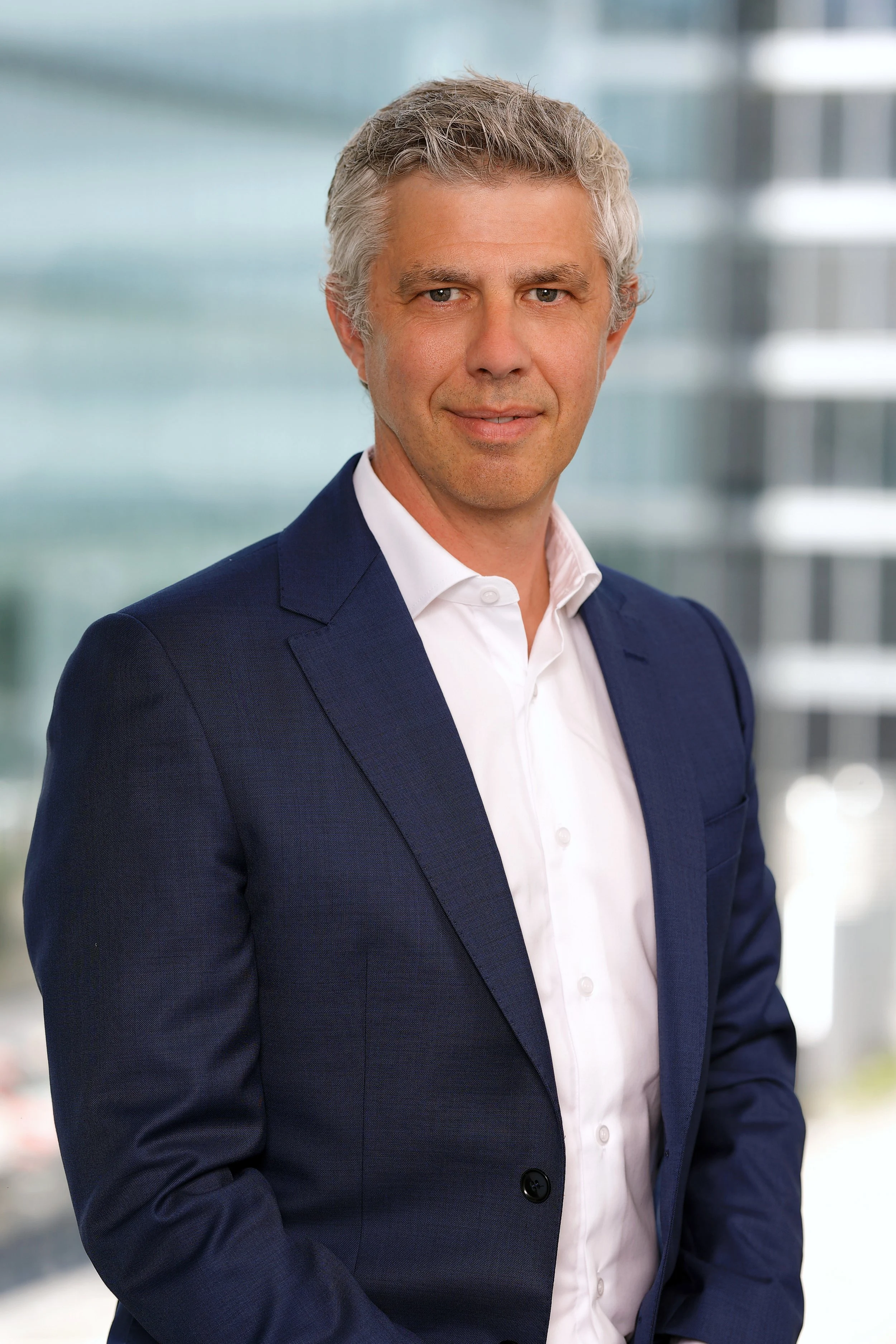 Portrait corporate dirigeant Genève headshot professionnel Alain Grivel