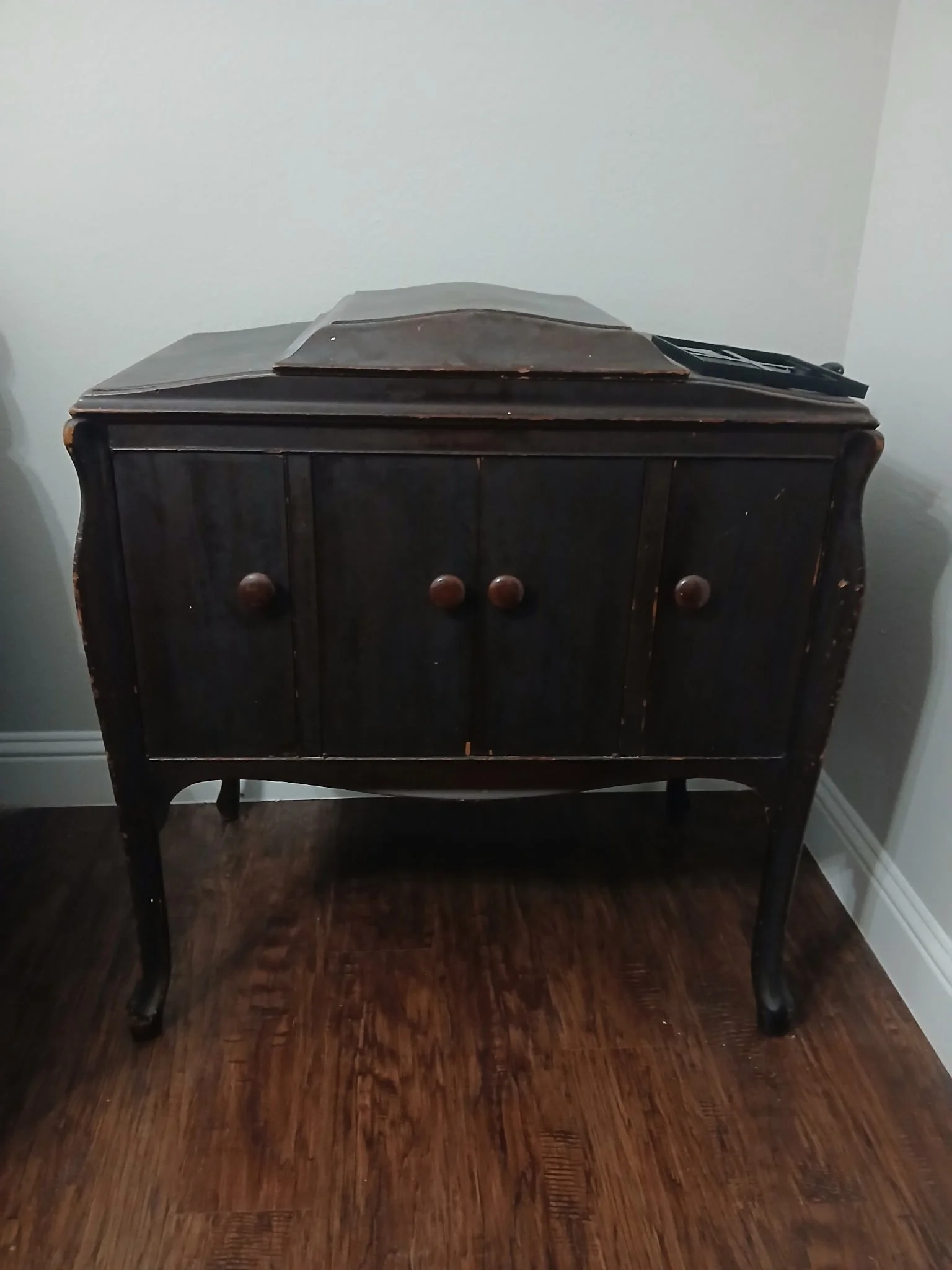 Antique Victrola transported from Fort Worth to Birmingham in enclosed equipment.