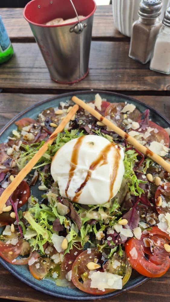 tomate-buratta.jpeg