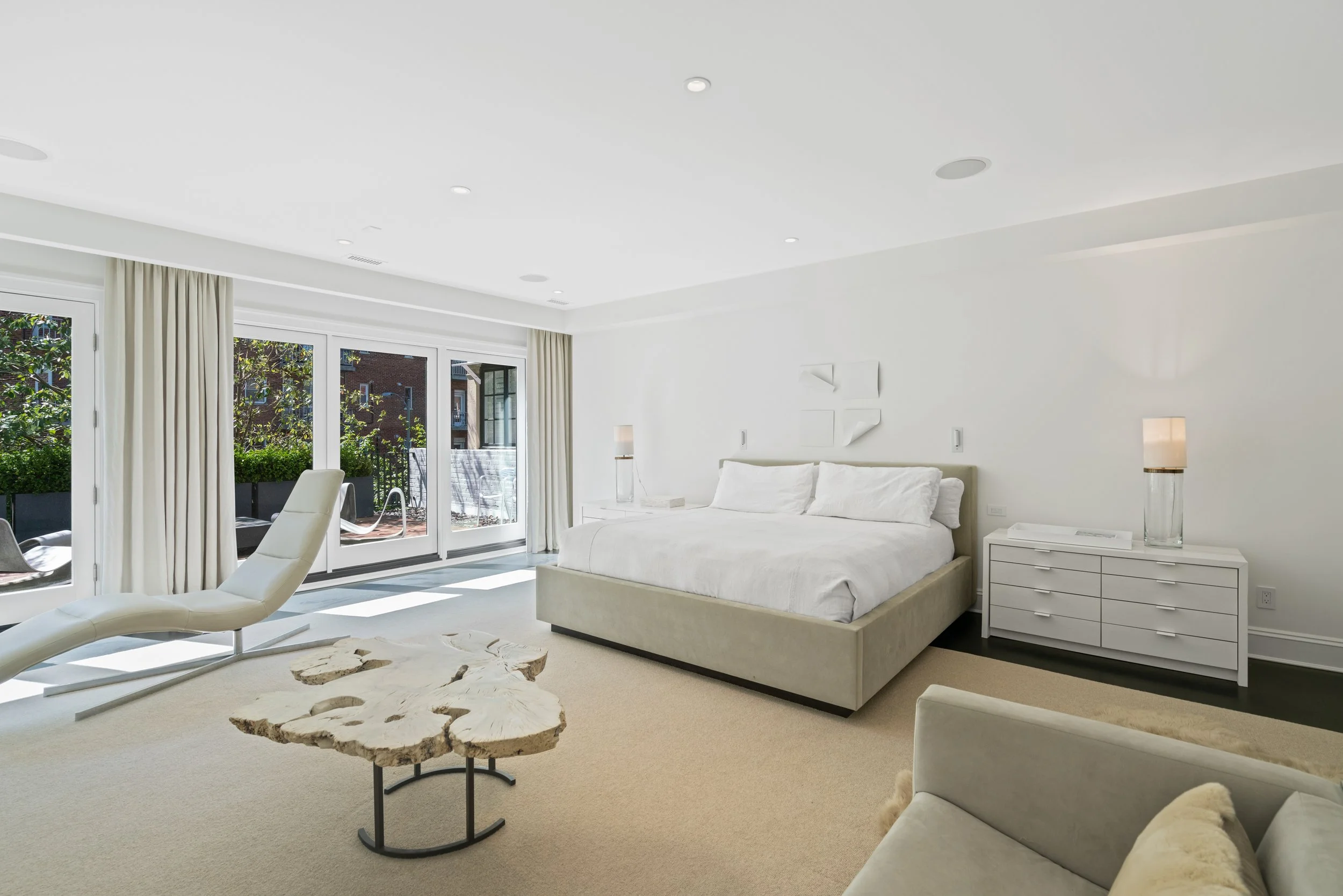 18 - Primary Suite.jpg