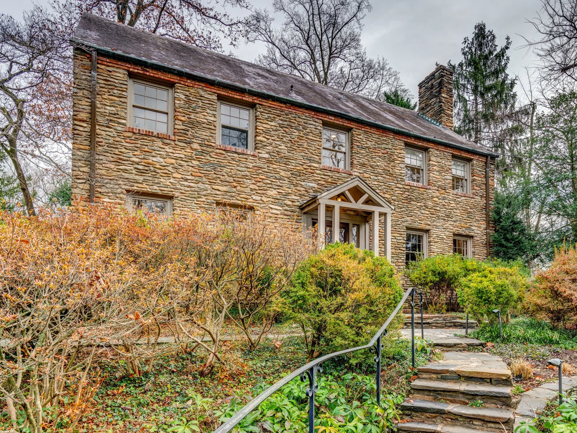 2919 43rd St NW-8.jpg