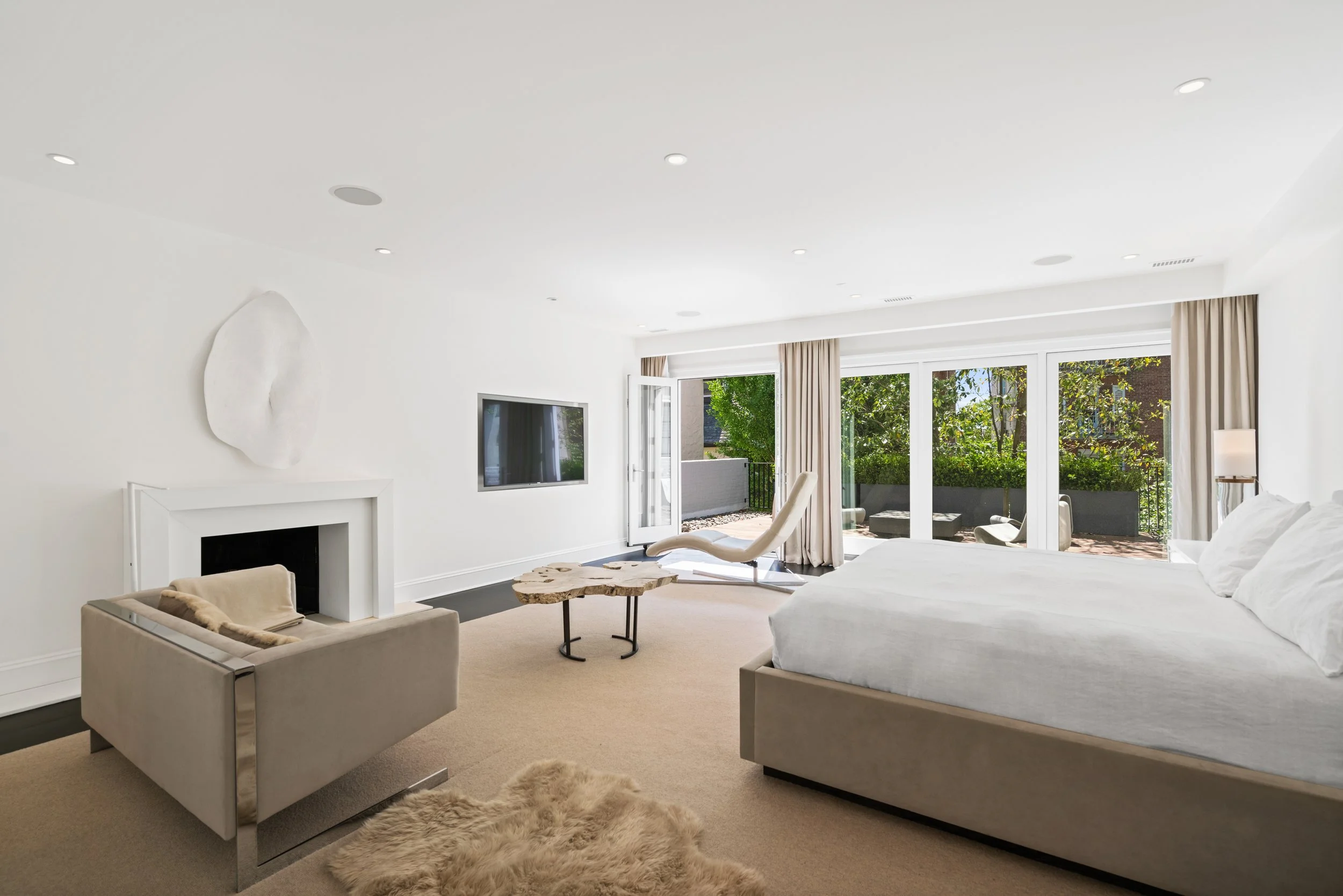 17 - Primary Suite.jpg