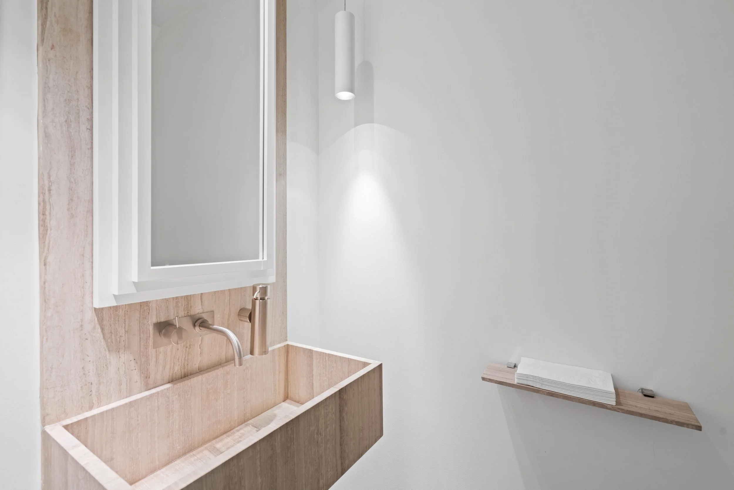 15 - Powder Room.jpg